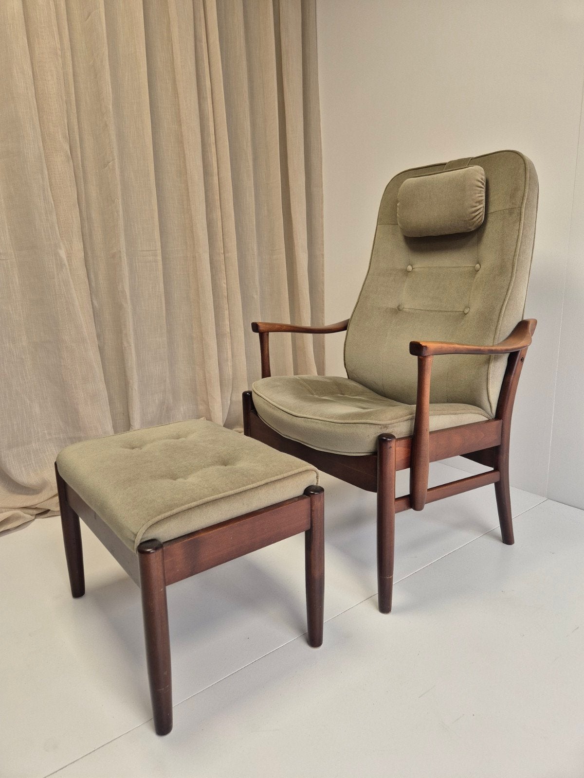 Deense Farstrup stoel met hocker, Huis en Inrichting, Fauteuils, Ophalen, Gebruikt, 75 tot 100 cm, 50 tot 75 cm