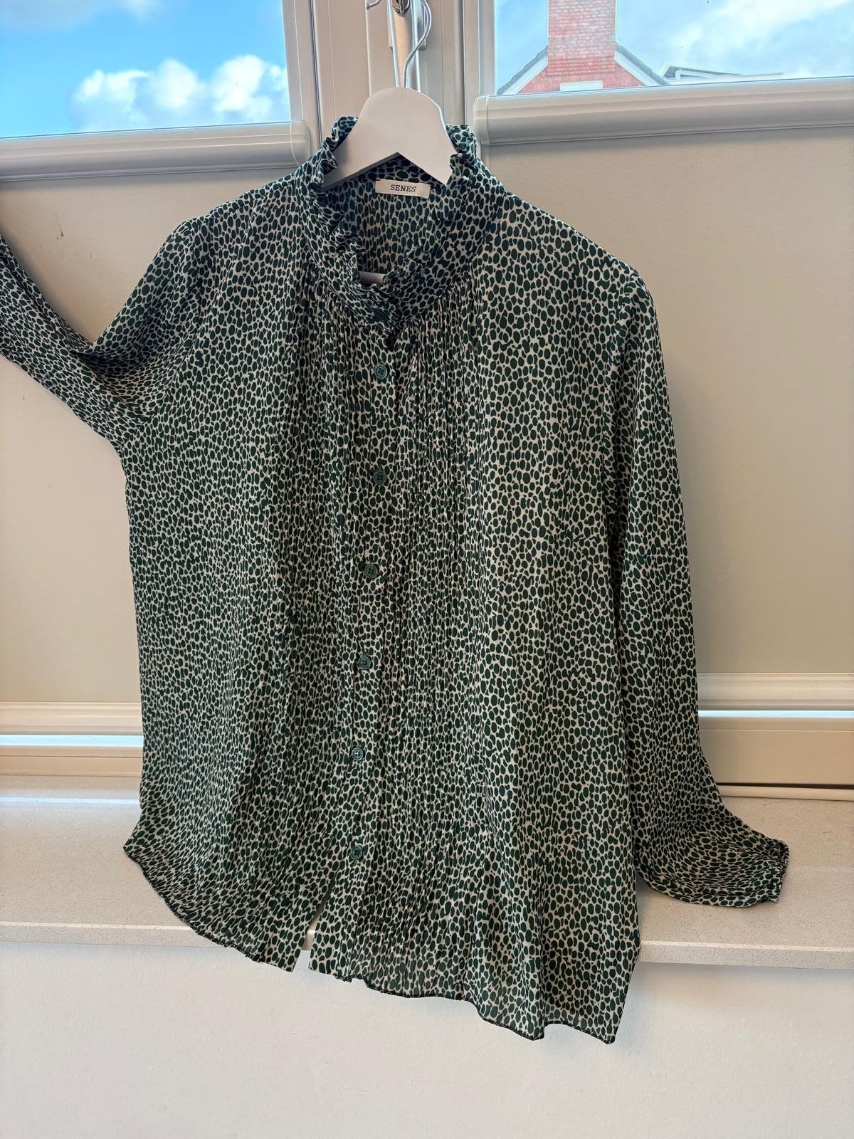 Vintage Damesblouse met Print en Ruches – Nieuw, Maat 38/40 (M), Beige, Nieuw, Ophalen of Verzenden