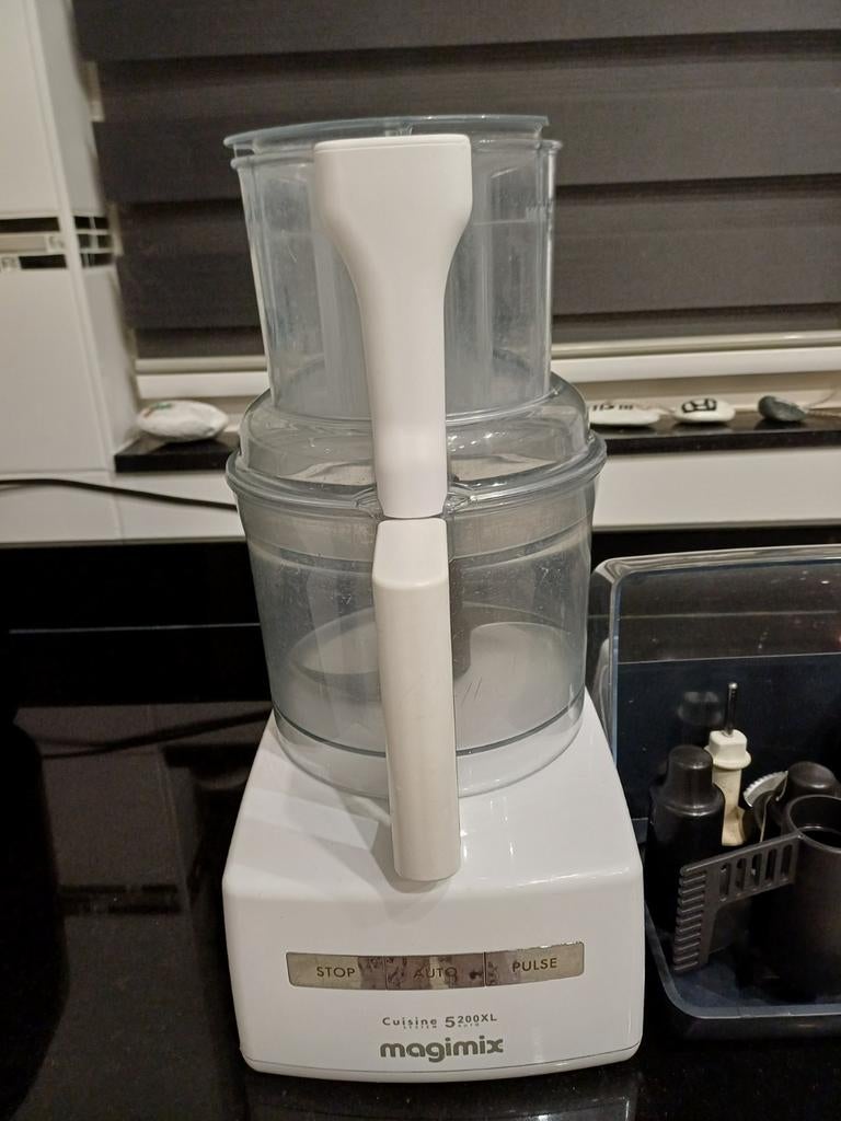 Magimix Cuisine 5200XL Foodprocessor - Wit, 4 liter of meer, Ophalen of Verzenden, Zo goed als nieuw, 3 snelheden of meer