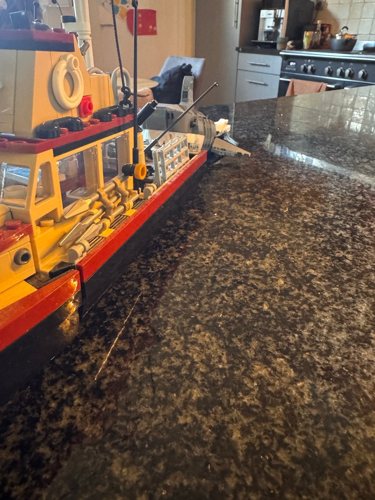 Foto 5 van Lego Ideas 21350 Jaws - Compleet met boek
