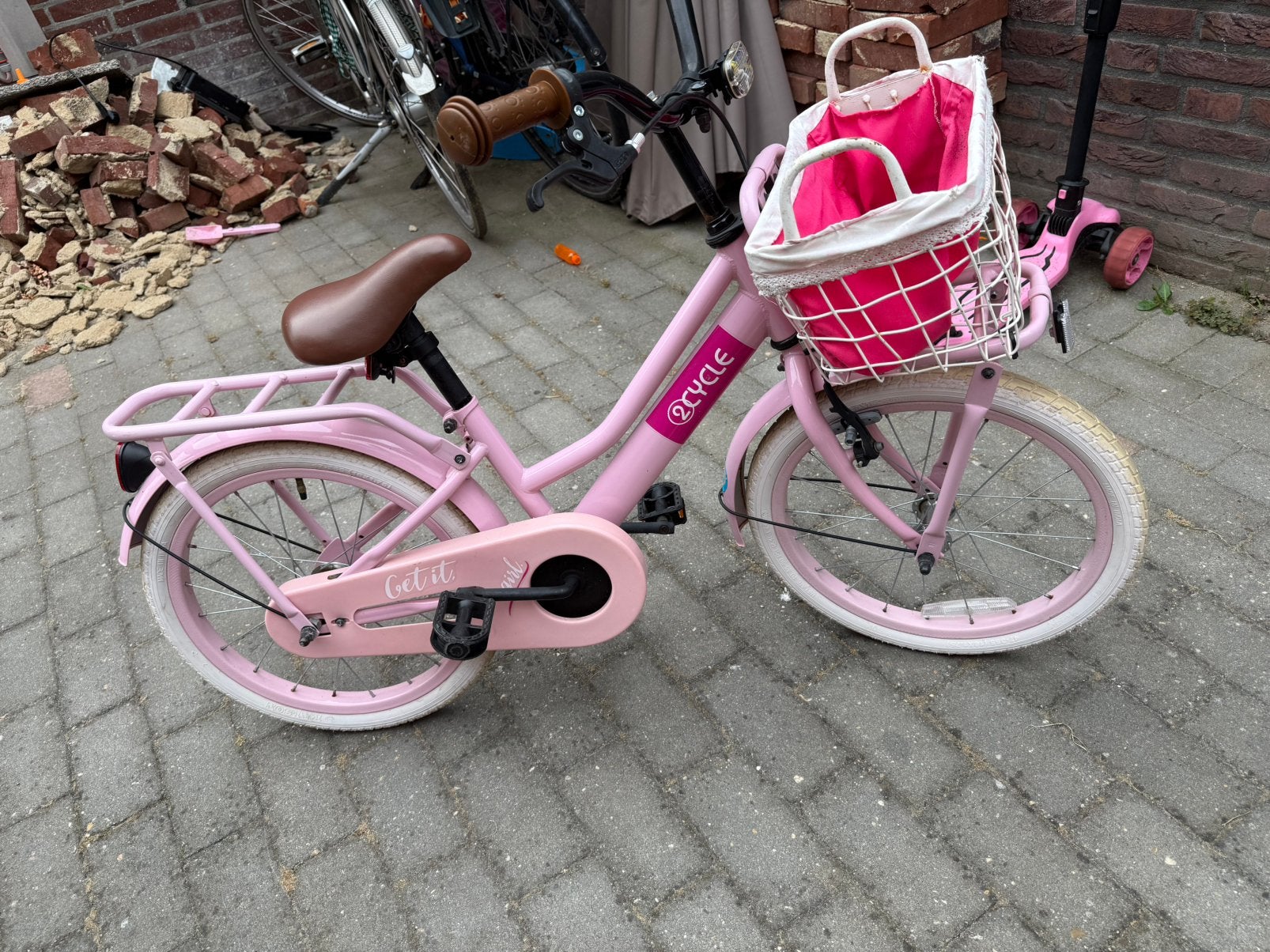 Te koop meisjes fiets 18 inch nieuwstaat, Fietsen en Brommers, Fietsen | Meisjes, Ophalen, Zo goed als nieuw, 18 inch