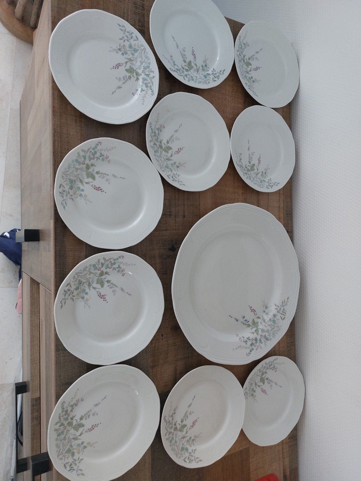 Servies met bloemmotief - 12 delig, Overige typen, Ophalen of Verzenden, Zo goed als nieuw, Overige stijlen