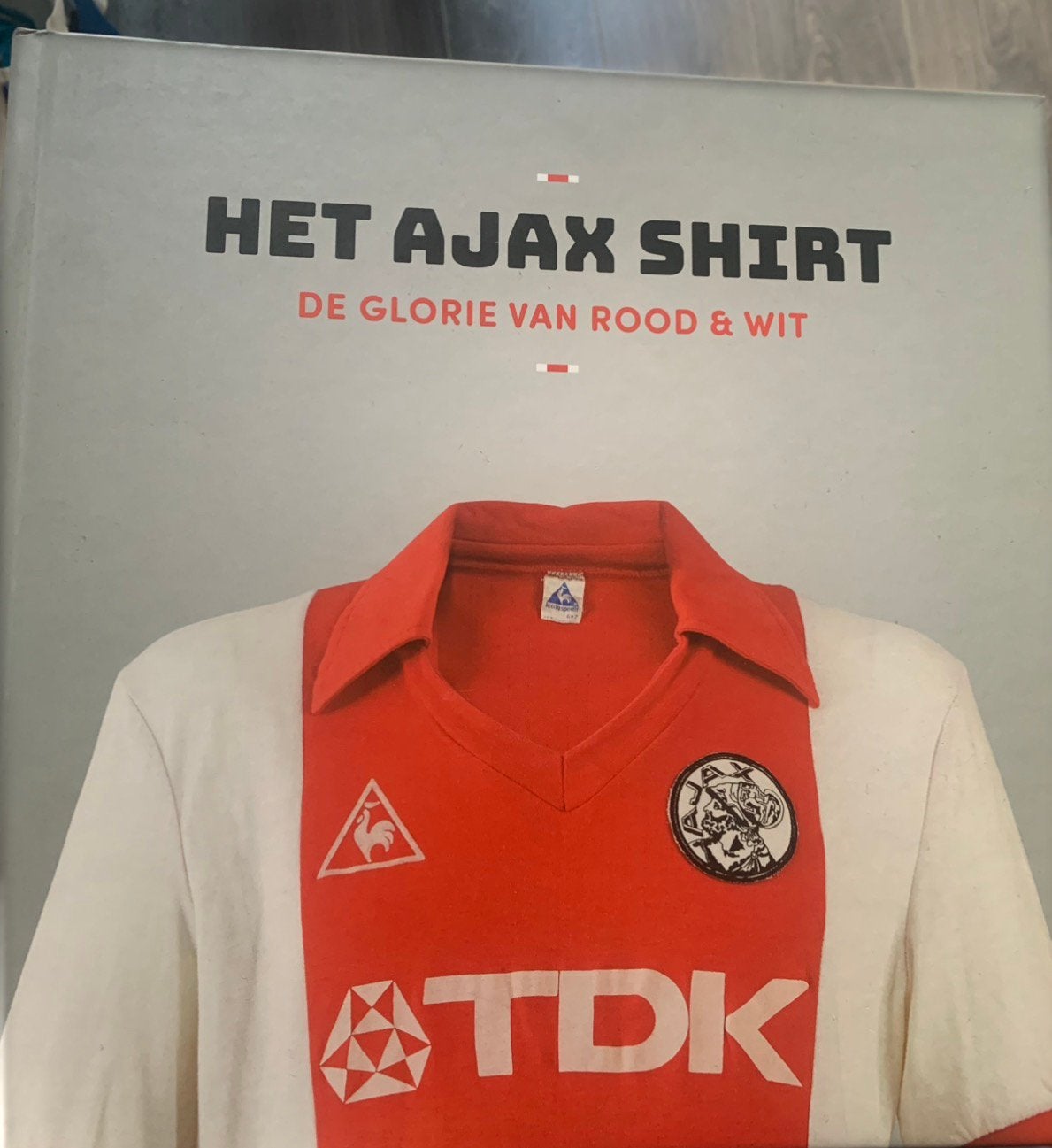 Het Ajax shirt boek, Ophalen of Verzenden, Nieuw, Clubaccessoires