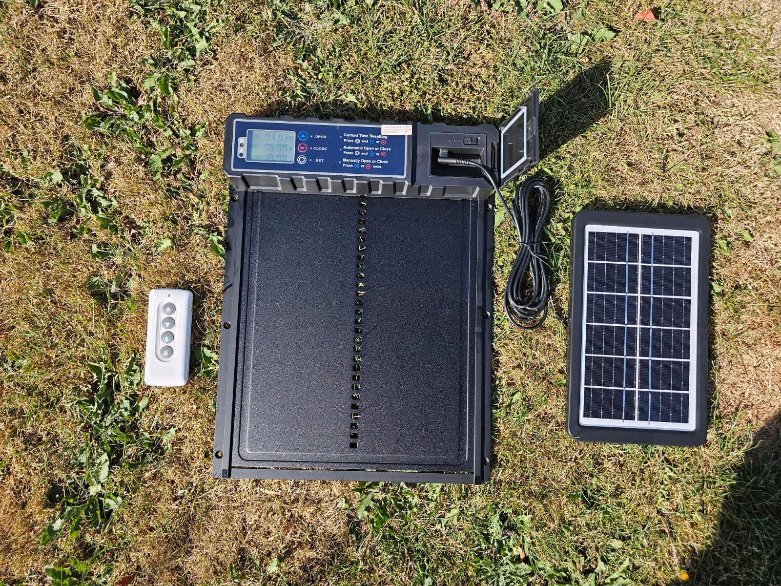 automatisch kippendeur /  luik met zonnepaneel , NIEUW, Ophalen of Verzenden, Nieuw, Kippenhok of Kippenren