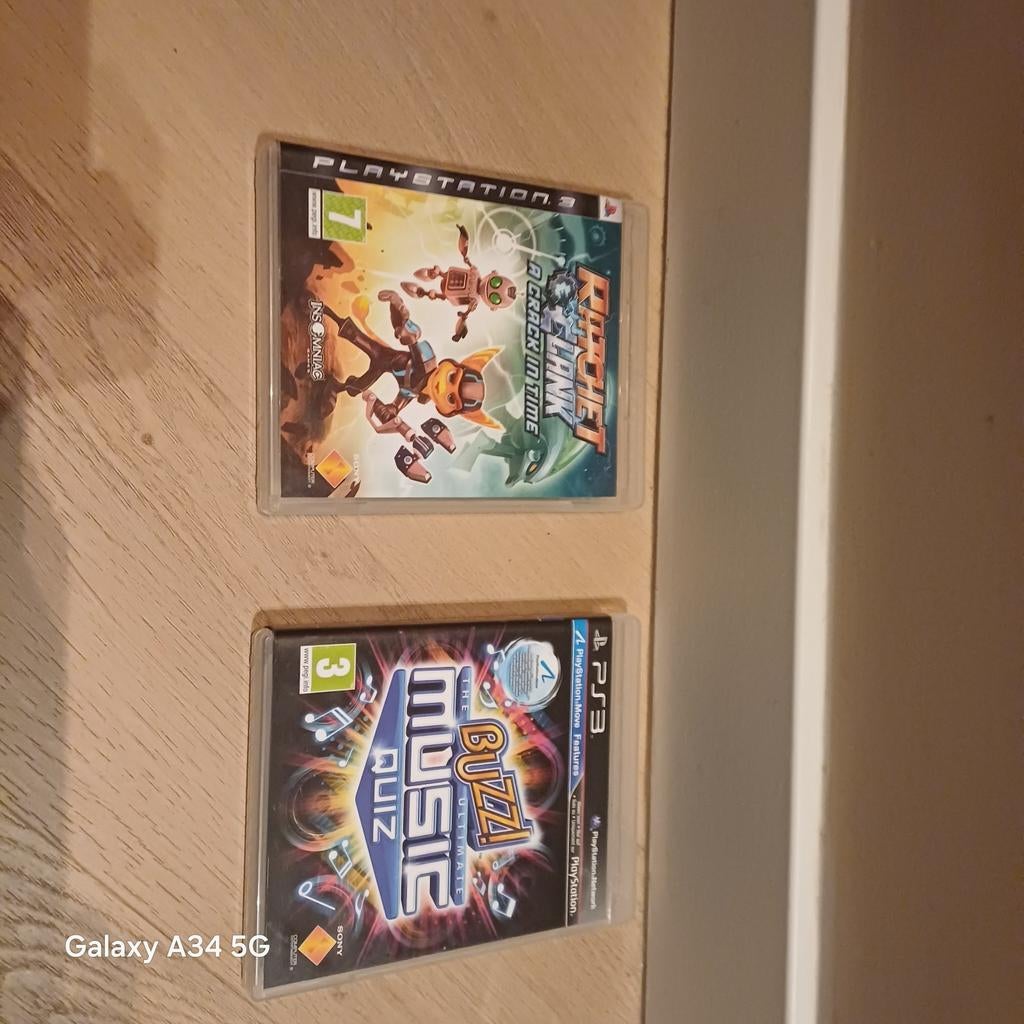 PS3 Games: Buzz! Music Quiz (incl. 4 controllers) & Ratchet, Spelcomputers en Games, Muziek, Gebruikt, Eén computer, Ophalen of Verzenden