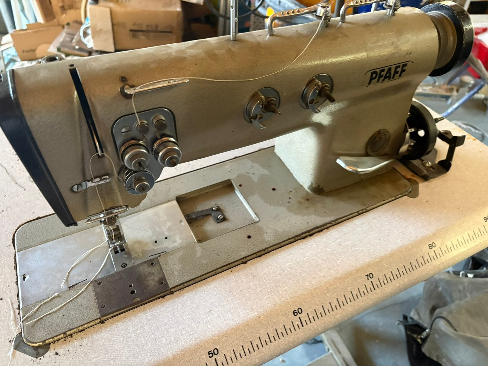 Industriële naaimachine pfaff, dubbelstick, Ophalen, Zo goed als nieuw, Naaimachine, Pfaff