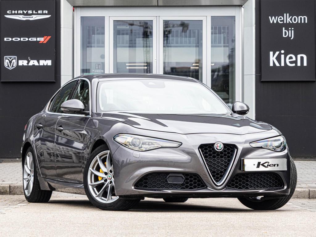 Alfa Romeo Giulia 2.0T Super | Xenon | 18" Velgen | BTW Auto, Auto's, Automaat, 745 kg, Achterwielaandrijving, Euro 6