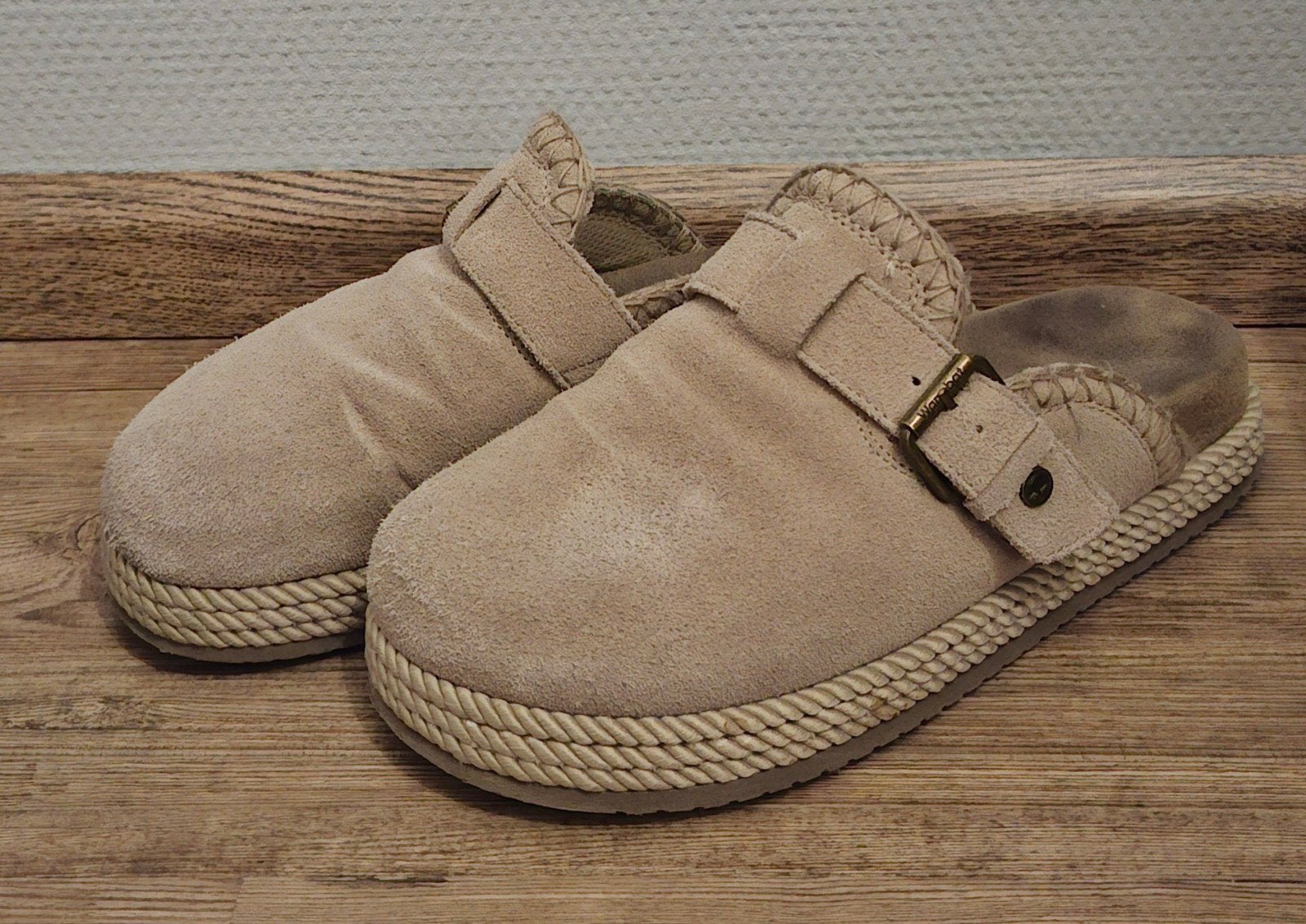 Warmbat slippers maat 40 beige, Kleding | Dames, Slippers, Beige, Ophalen of Verzenden, Gedragen
