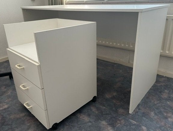 Buro, Ophalen, Gebruikt, 135 cm, Met lades