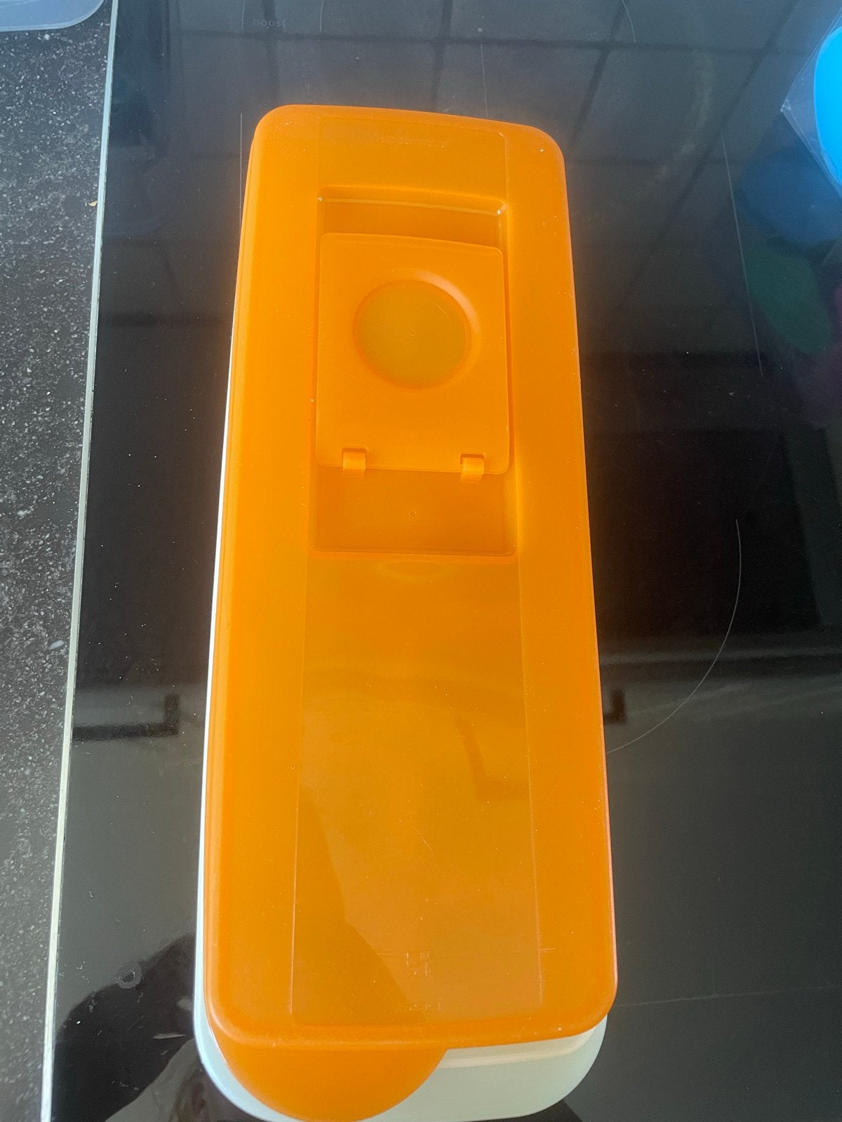 Tupperware ijsblokjesvorm met deksel - Oranje/Wit, Overige typen, Oranje, Ophalen of Verzenden, Zo goed als nieuw