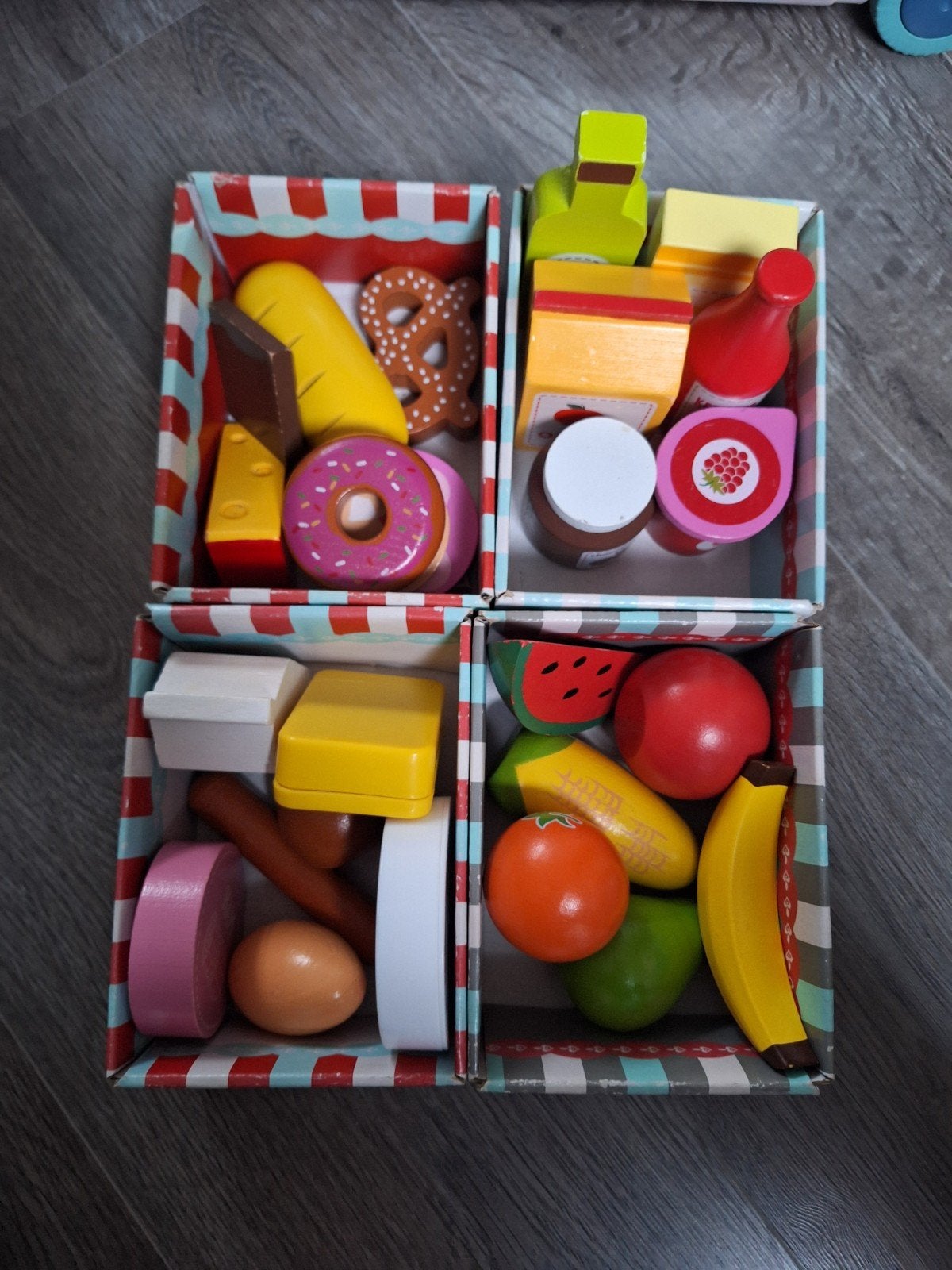 Houten winkel accessoires in kartonnen bakjes, Ophalen of Verzenden, Zo goed als nieuw, Overige typen