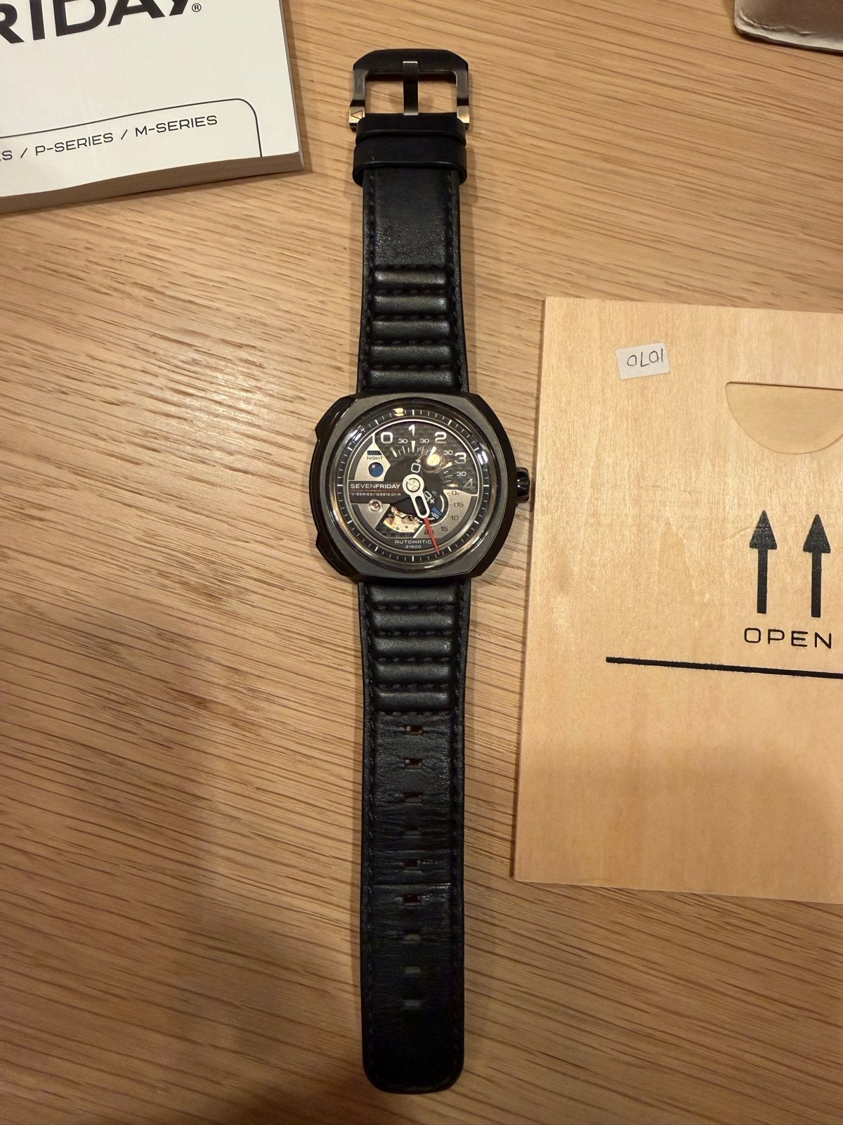 Sevenfriday V3/01 – Complete set – NFC authenticatie, Overige merken, Leer, Staal, Polshorloge