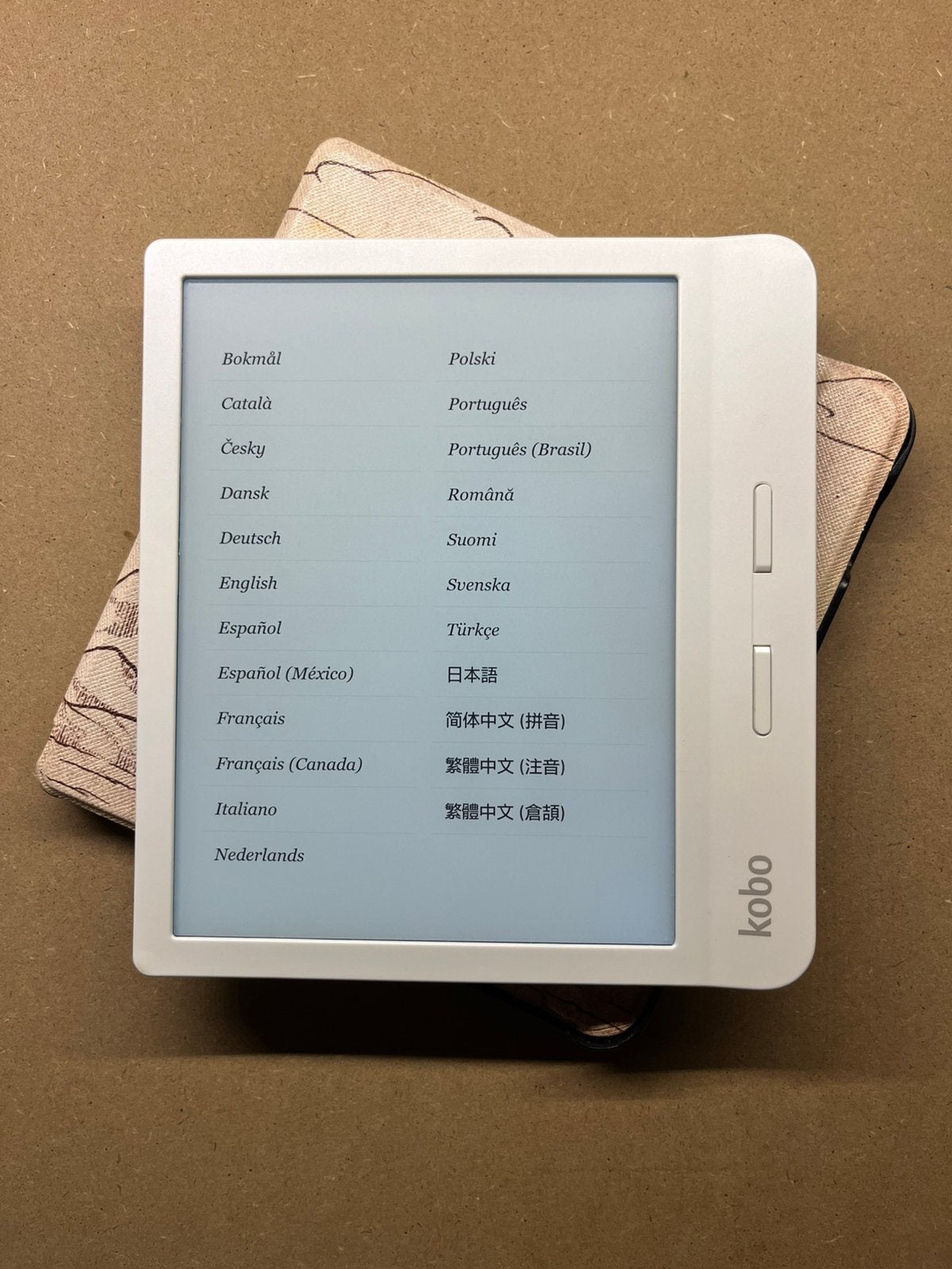 Kobo Libra H2O e-Reader + Cover, 8 GB, Kobo, Ophalen of Verzenden, Zo goed als nieuw