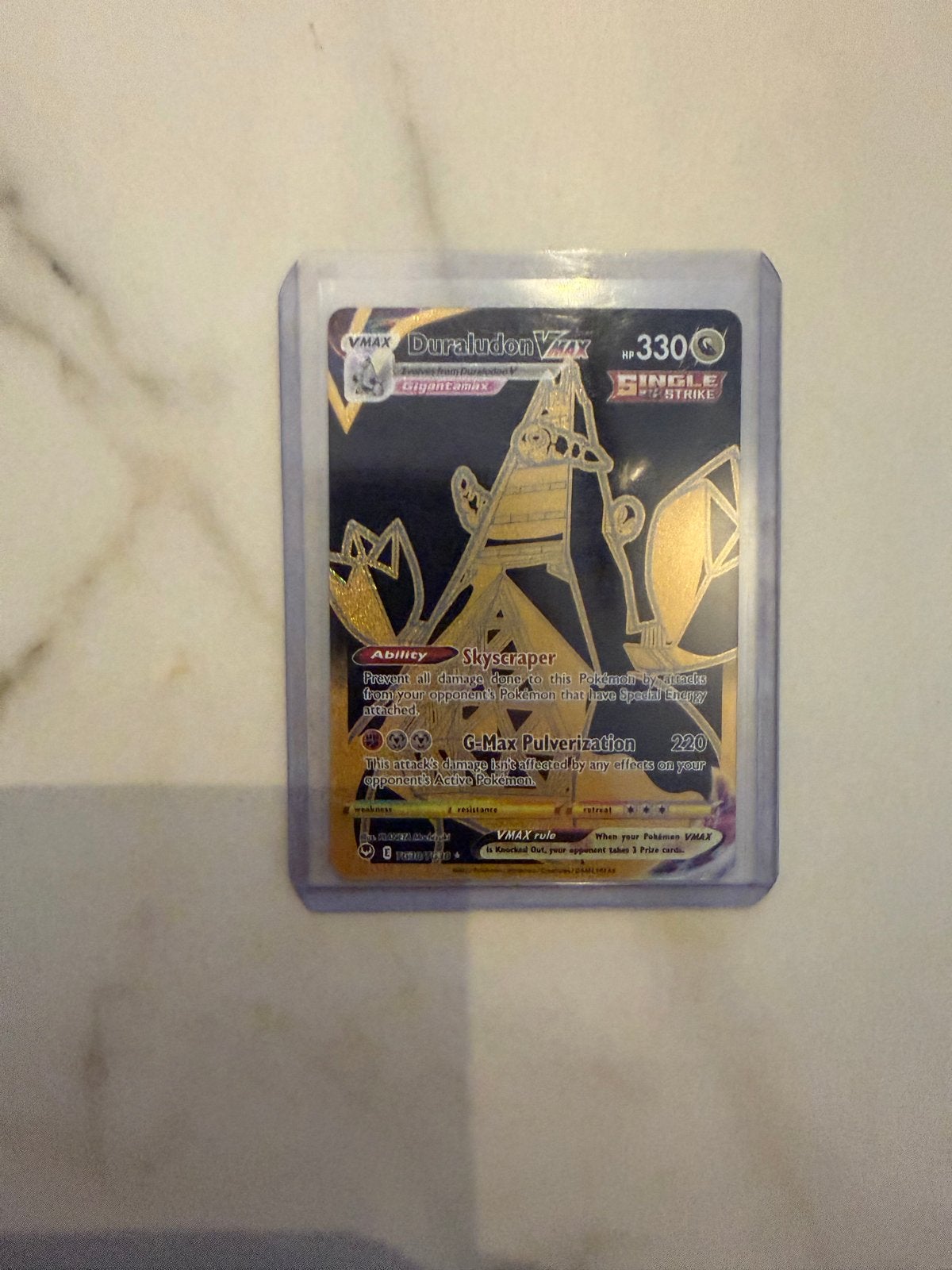 Pokémon VMAX Gold Kaarten - Duraludon, Pikachu, Mew, Urshifu, Hobby en Vrije tijd, Verzamelkaartspellen | Pokémon, Ophalen of Verzenden