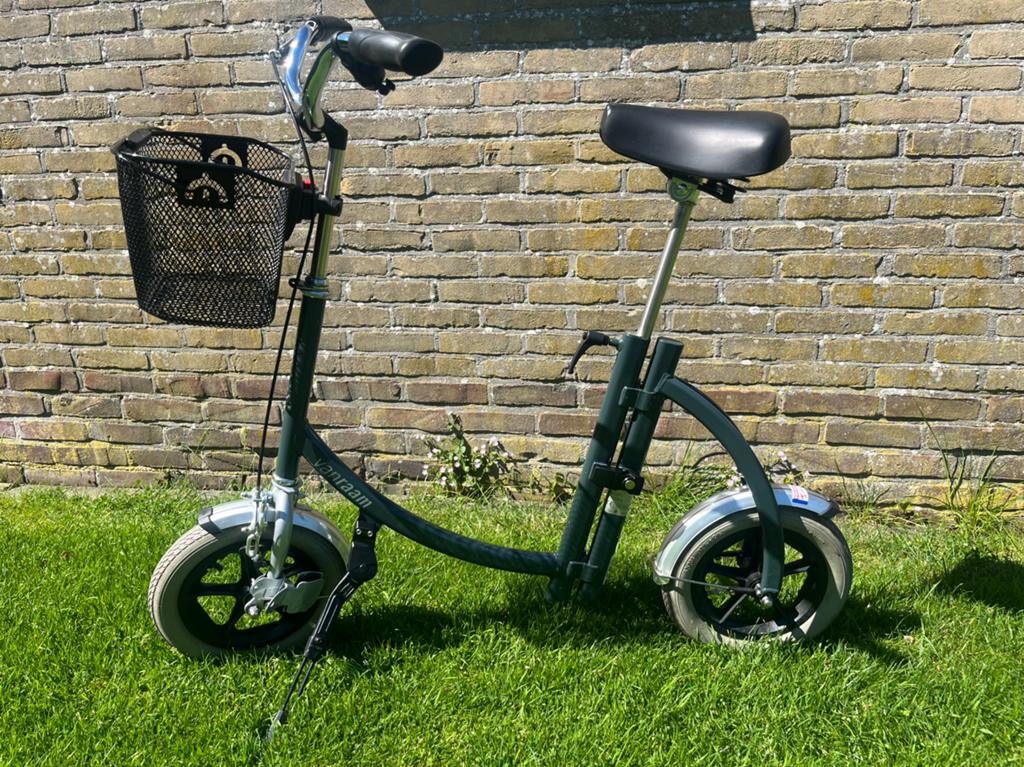 Van Raam Loopfiets, Loophulp met wandelstok drager en mandje, Ophalen, Zo goed als nieuw, Loopfiets