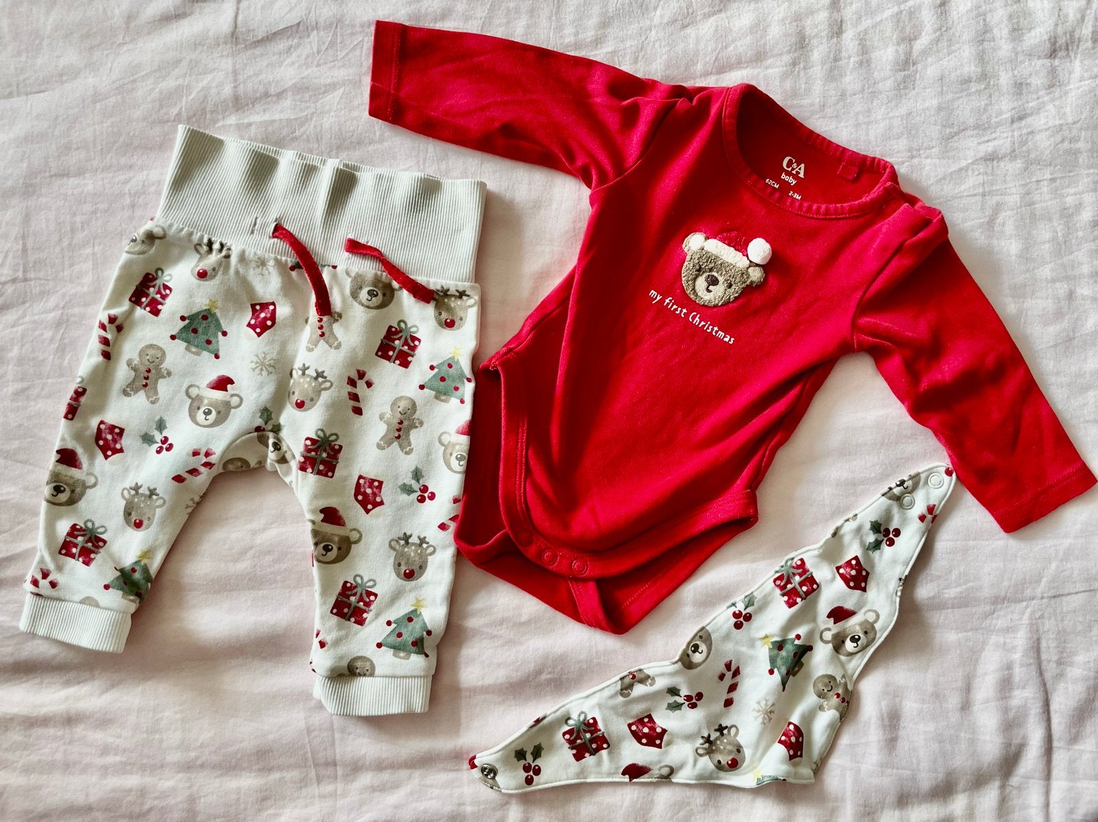C&A Romper, Broekje en Slabbertje Set - Maat 62cm, Ophalen of Verzenden, Zo goed als nieuw, Jongetje of Meisje, Setje