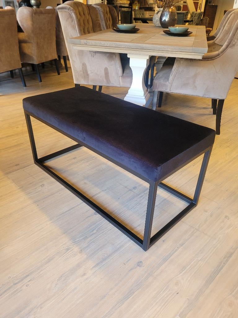 *OPRUIMING* Eetkamerbank Timmy 110 cm Zwart €229 NU €195 (4), Zwart, Nieuw, Ophalen of Verzenden, Eetkamerbank hocker glad gestoffeerd velvet zwart