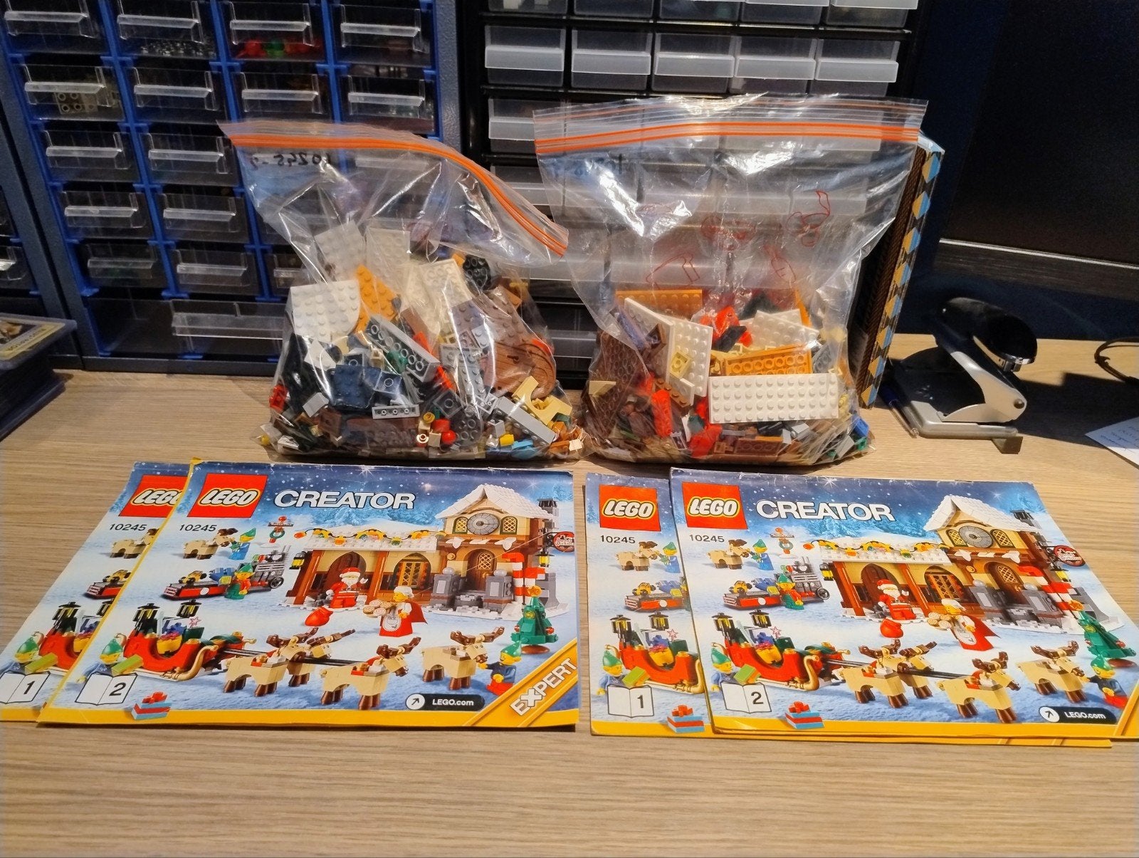 Lego Winter Village - Santa's Workshop (10245) 2x, Compleet, Lego, Ophalen of Verzenden, Zo goed als nieuw