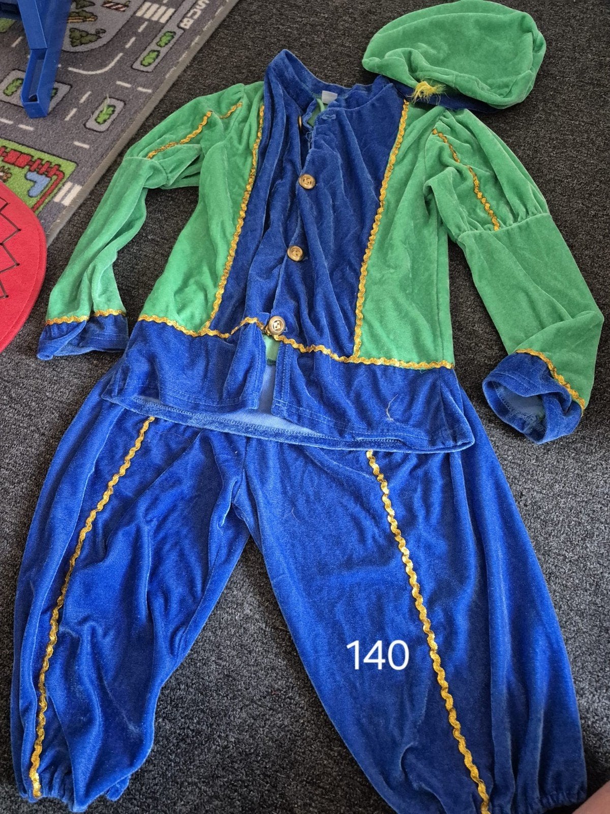 pieten pakje maat 140, Ophalen of Verzenden, Zo goed als nieuw