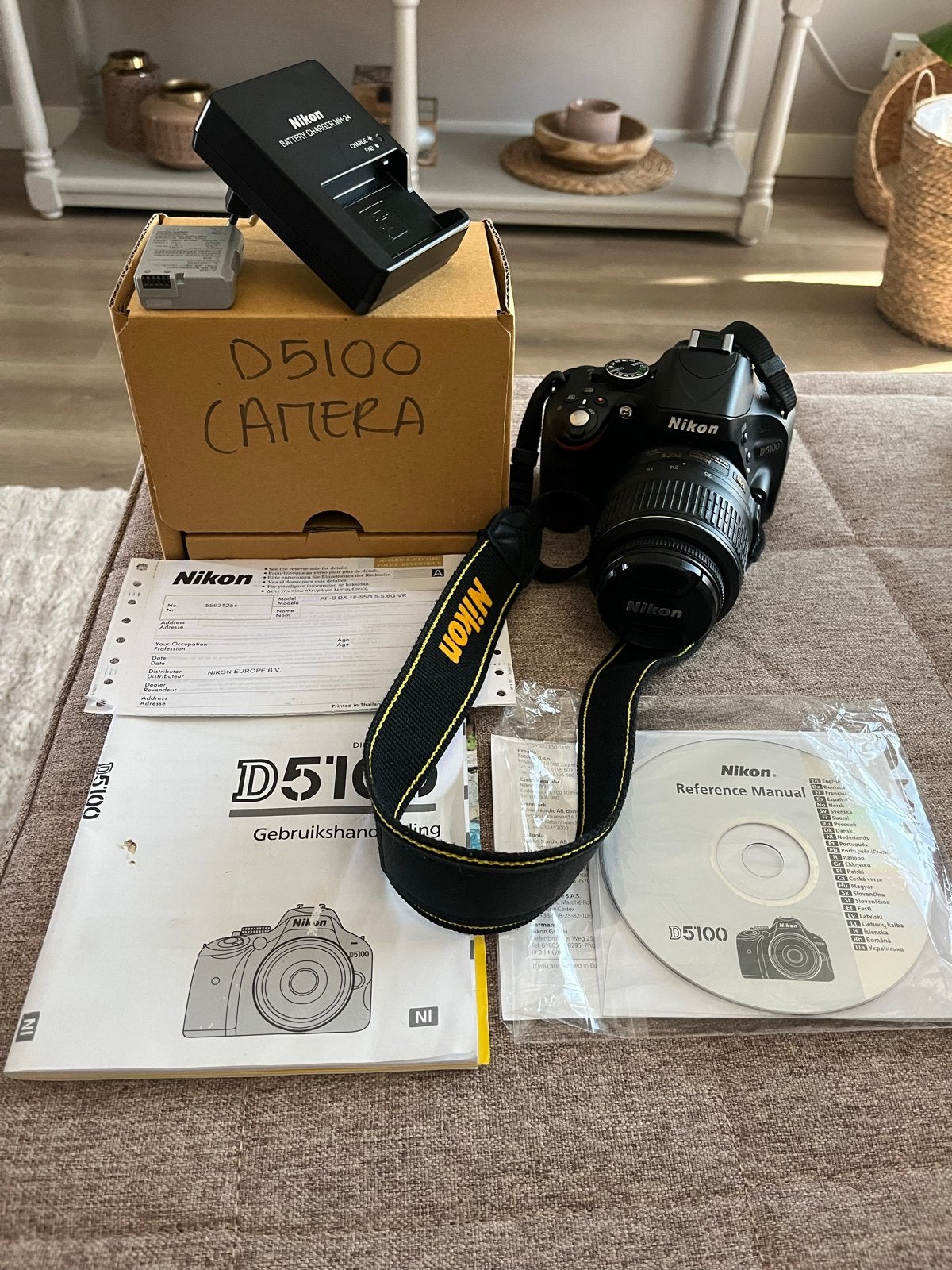 Nikon D5100 spiegelreflexcamera met accessoires, Ophalen, Spiegelreflex, Kantelbaar/draaibaar scherm, Zo goed als nieuw