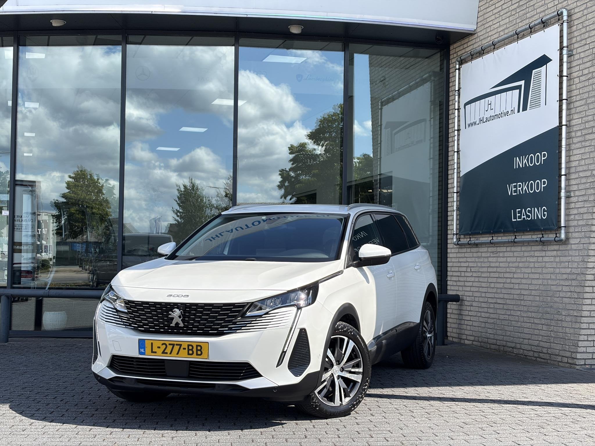 Peugeot 5008 1.2 PureTech Allure*ECC*CAM*7-ZIT*NAVI*LED*CRUI, Voorwielaandrijving, Gebruikt, Euro 6, 1199 cc