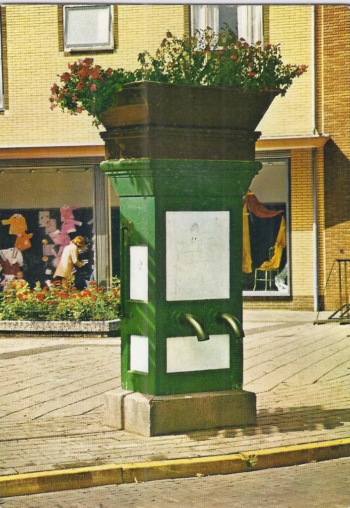 X7321 Gelopen ansichtkaart dorpspomp putten uit 1978, Ophalen of Verzenden, 1960 tot 1980, Gelopen, Gelderland