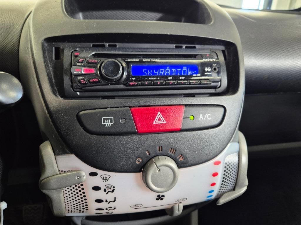Foto 8 van Toyota Aygo 1.0 NAP 5D Airco Nieuwe APK Elek.ramen Velgen 1e
