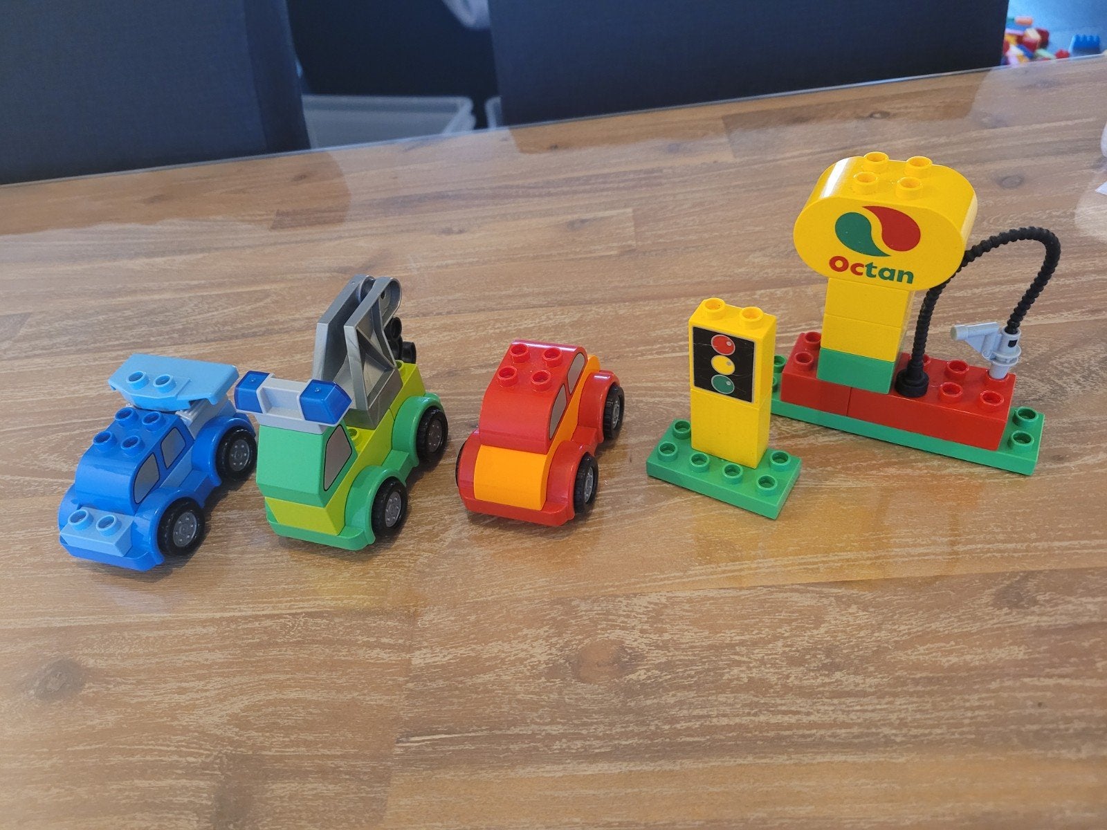 LEGO Duplo auto's en tankstation, Ophalen of Verzenden