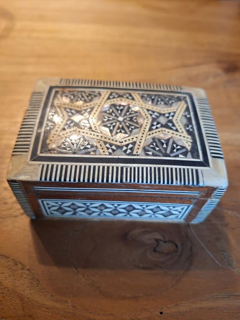 Vintage houten Sieradendoosje met parelmoer Inlegwerk, Minder dan 50 cm, Gebruikt, Minder dan 50 cm, Ophalen of Verzenden