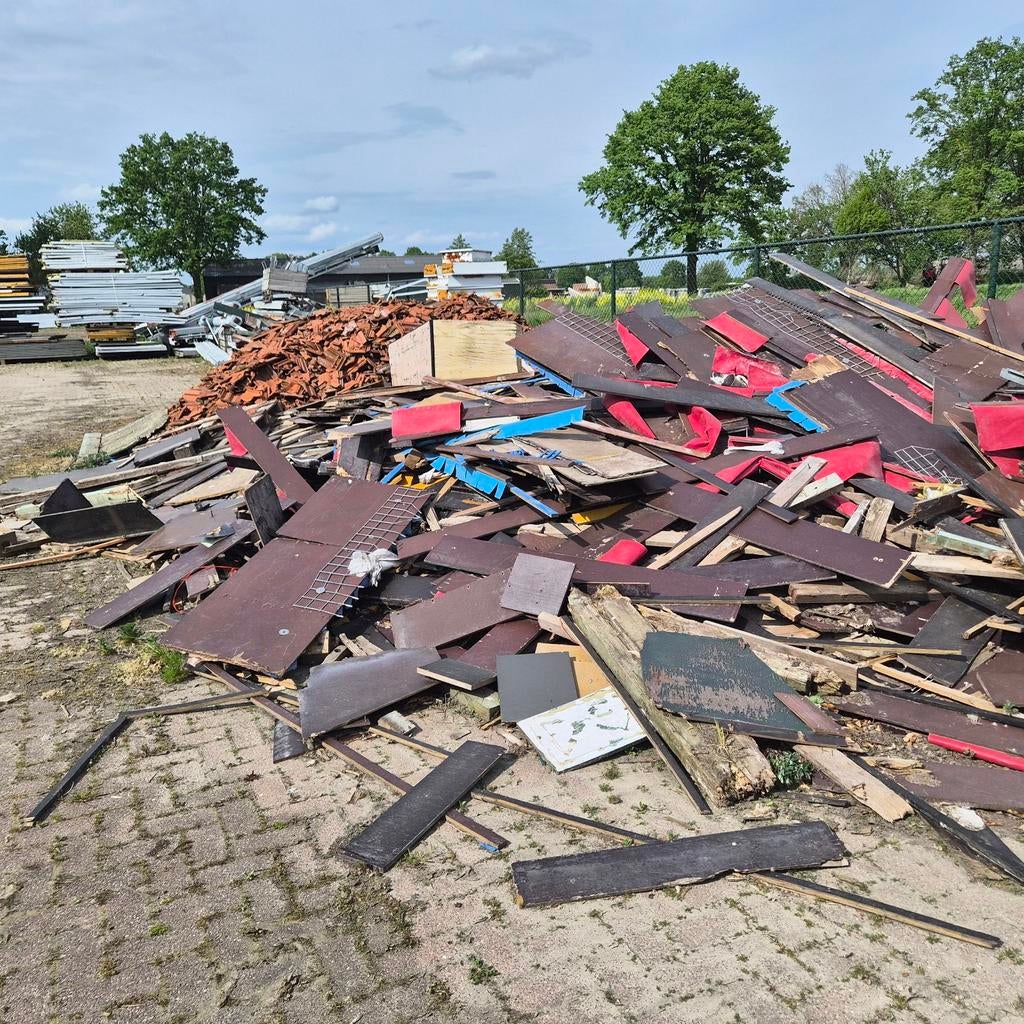 Gratis af te halen: Rest betonplex en hout, Doe-het-zelf en Verbouw, Hout en Planken, Ophalen, Minder dan 25 mm, Plank, Minder dan 200 cm