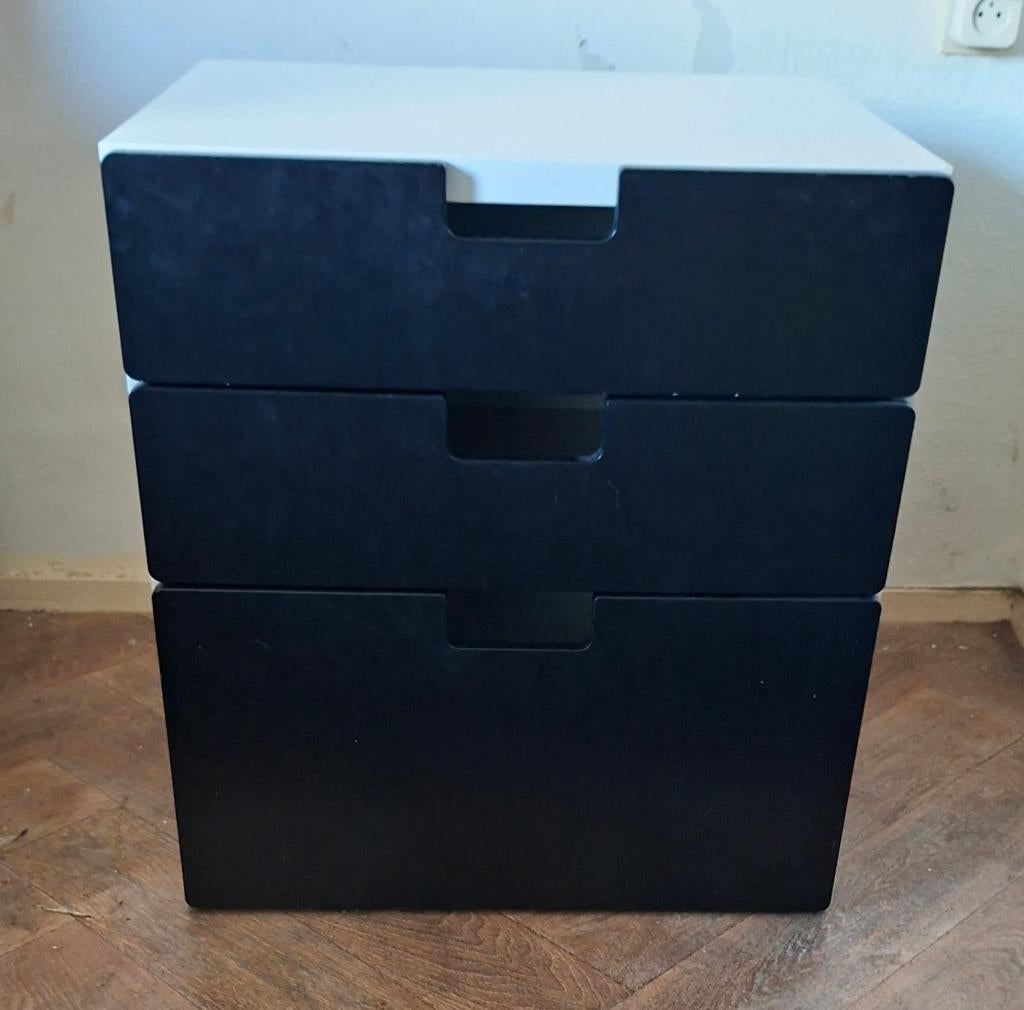 Zwarte houten ladekast Ikea Stuva, 3 laden, Huis en Inrichting, Kasten | Ladekasten, Zo goed als nieuw, 3 of 4 laden, Minder dan 100 cm