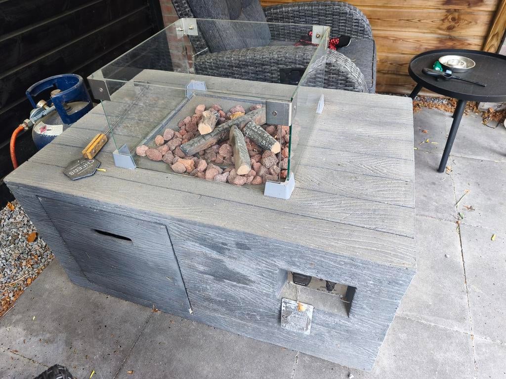 Sfeervolle vuurtafel met glasombouw en gasslang, Ophalen of Verzenden, Gebruikt