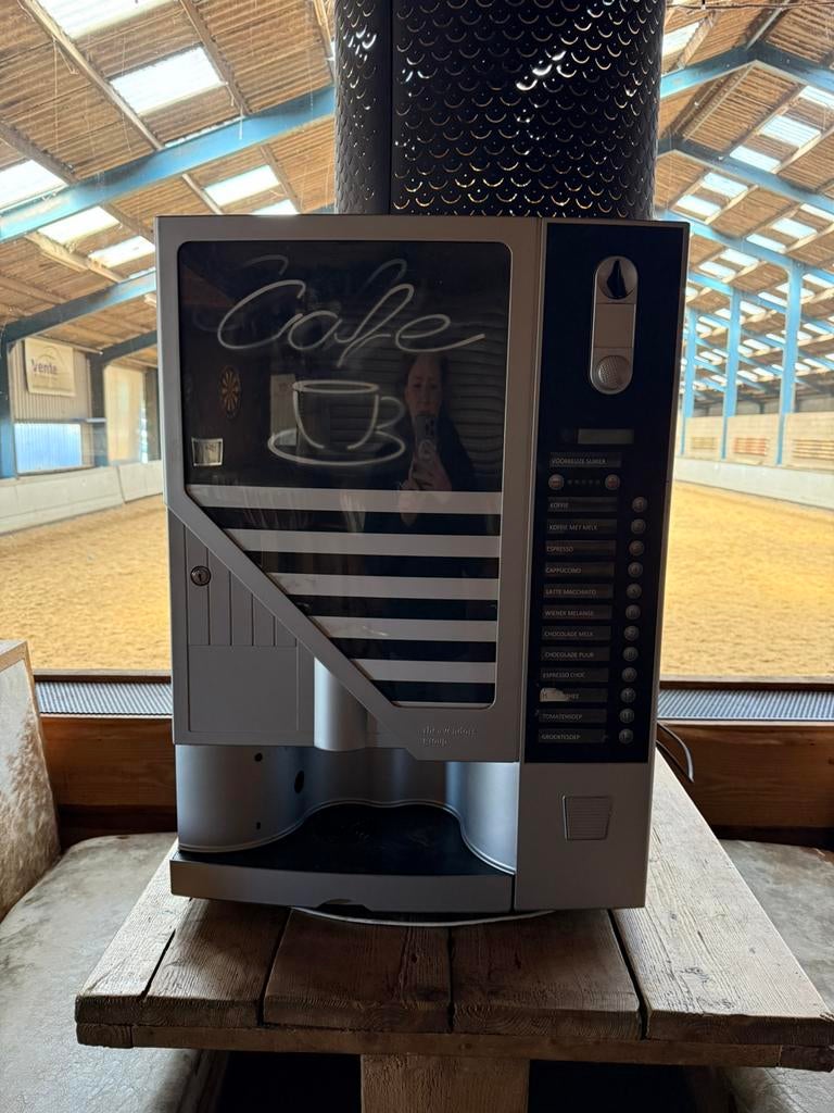 Rheavendors koffieautomaat met muntinworp, Witgoed en Apparatuur, Koffiezetapparaten, Ophalen, 10 kopjes of meer, Koffiemachine