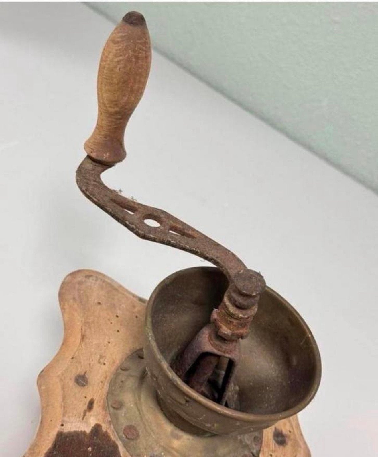 Antieke koffiemolen handmatige koffie molen antiek hout, Antiek en Kunst, Ophalen of Verzenden