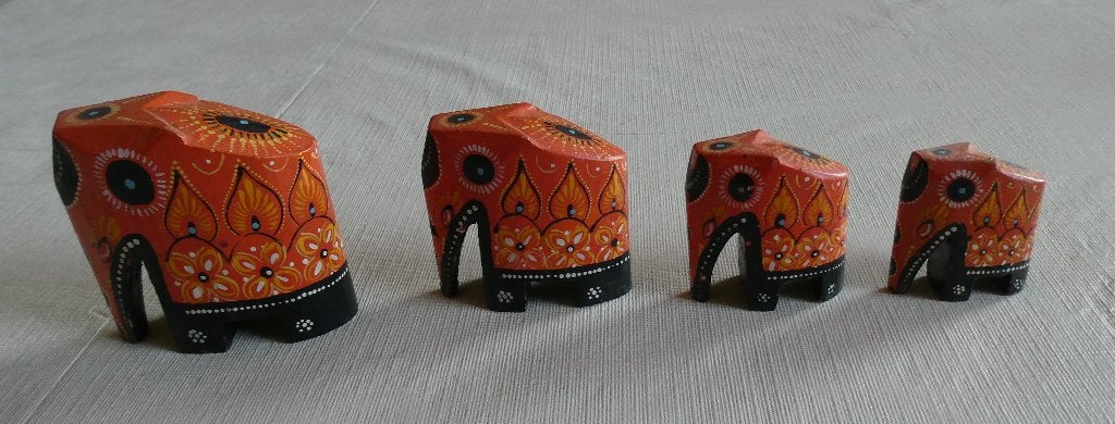 4 Olifant beeldjes van groot naar klein, Verzamelen, Ophalen, Gebruikt, Dier