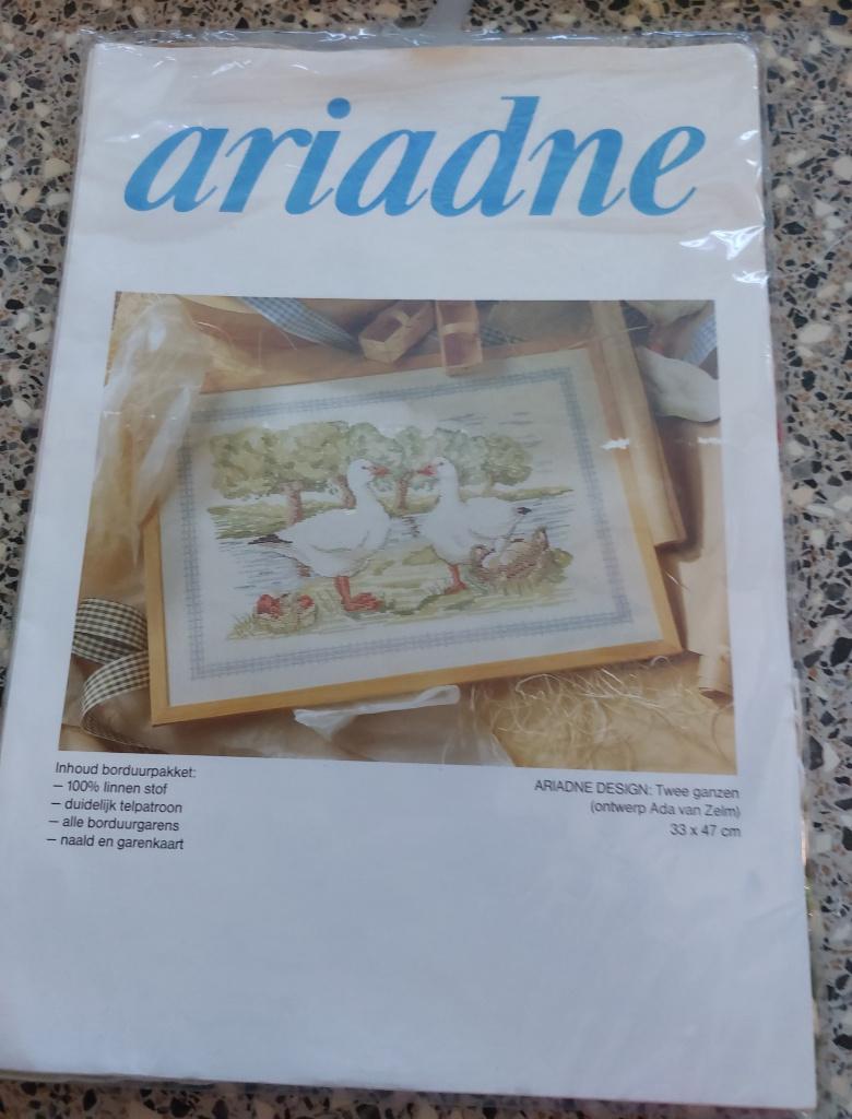Borduurpakket Ariadne Twee Ganzen Ada van Zelm, Ophalen of Verzenden, Zo goed als nieuw, Handborduren, Borduurpakket
