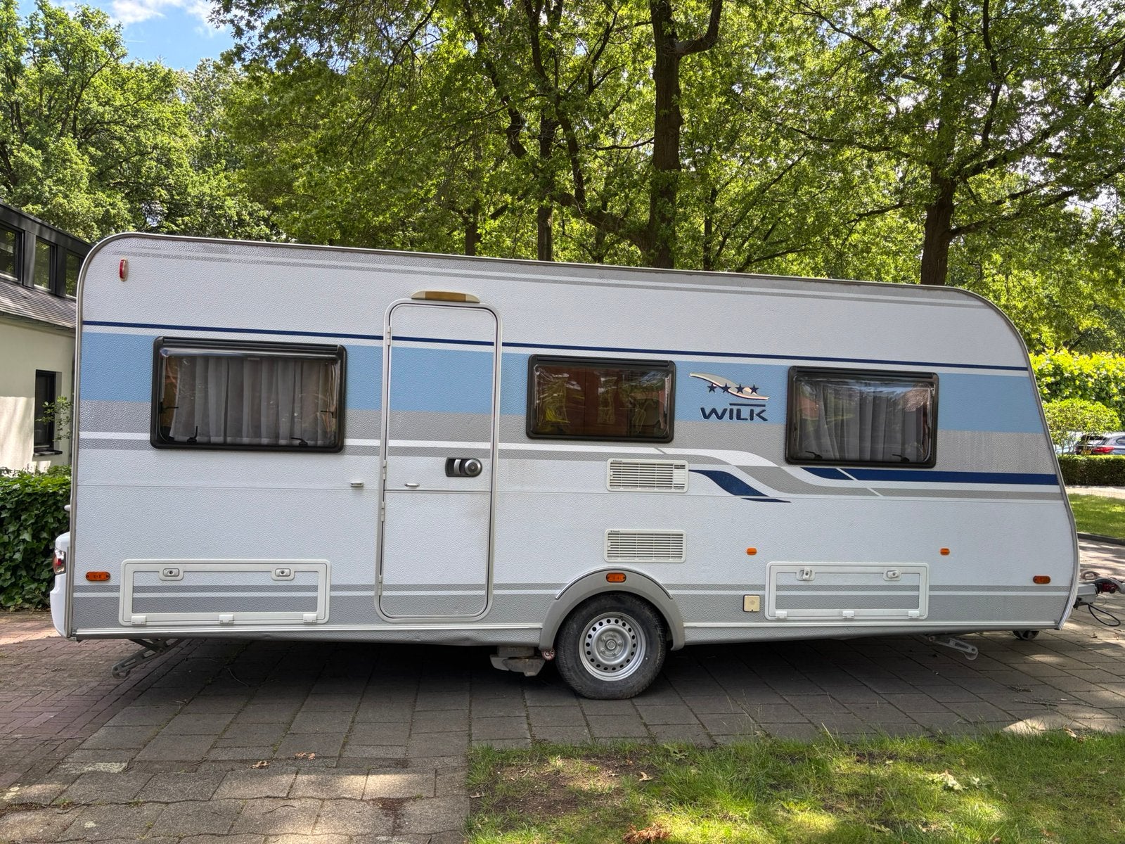 Caravan Wilk 490 UE (2010), Caravans en Kamperen, Caravans, Rondzit, Particulier, 6 tot 7 meter, Luifel