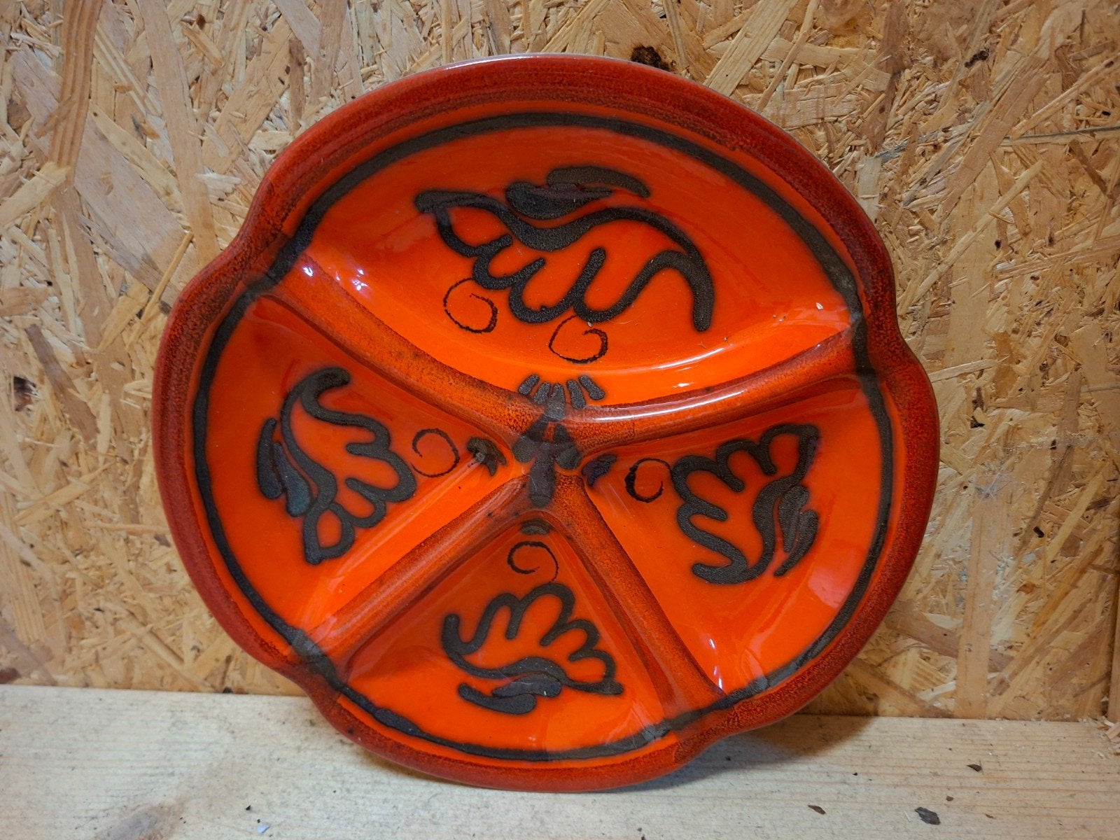 Vintage oranje schaal hapjesschaal Flora Gouda keramiek, Ophalen of Verzenden