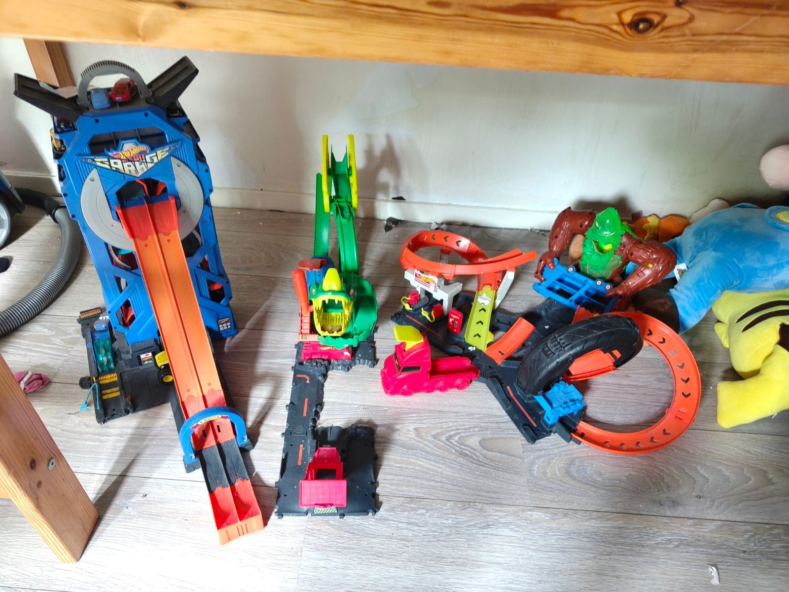 3 Hot Wheels banen met extra auto's, Ophalen, Gebruikt