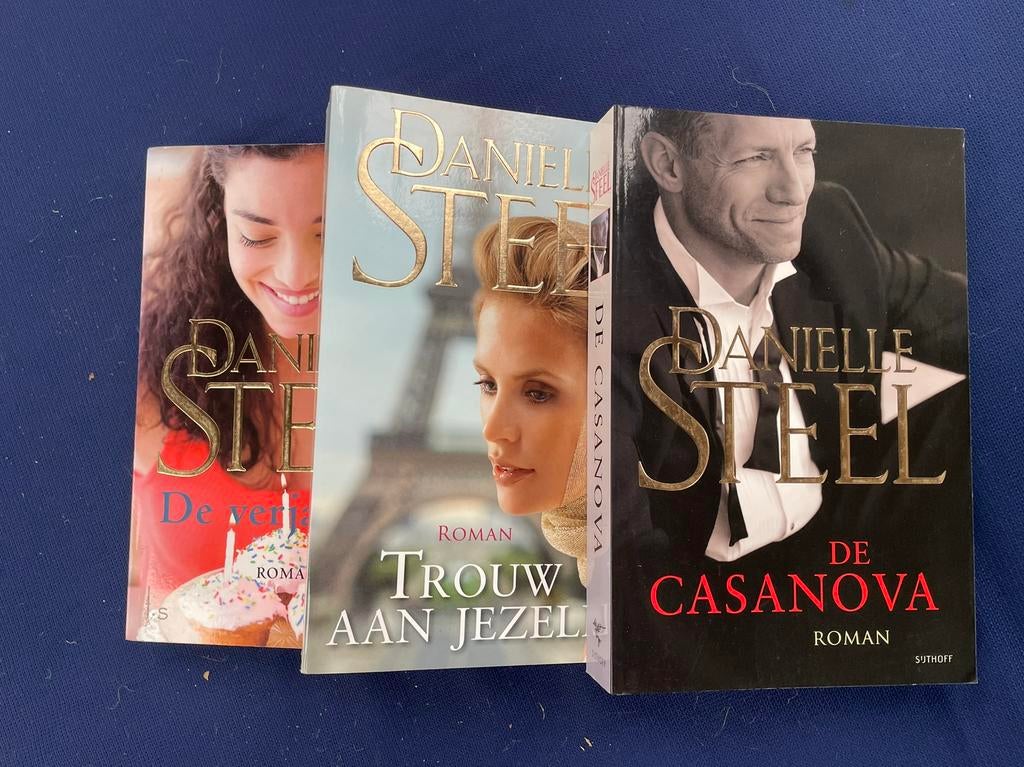 Drie boeken van Danielle Steel, Ophalen of Verzenden, Zo goed als nieuw