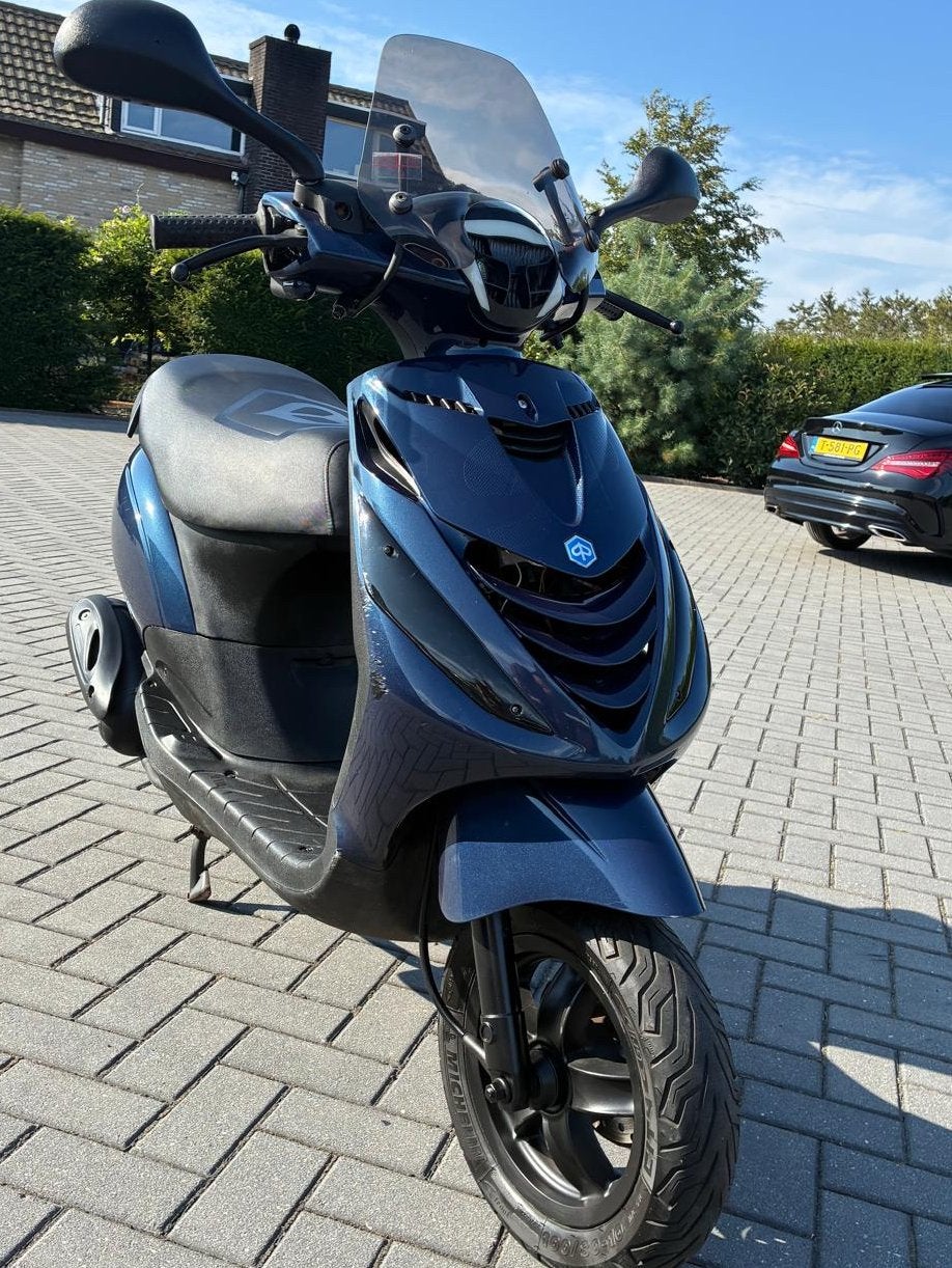 Piaggio zip Brom, Fietsen en Brommers, Scooters | Piaggio, Ophalen, Zip, Zo goed als nieuw, Benzine