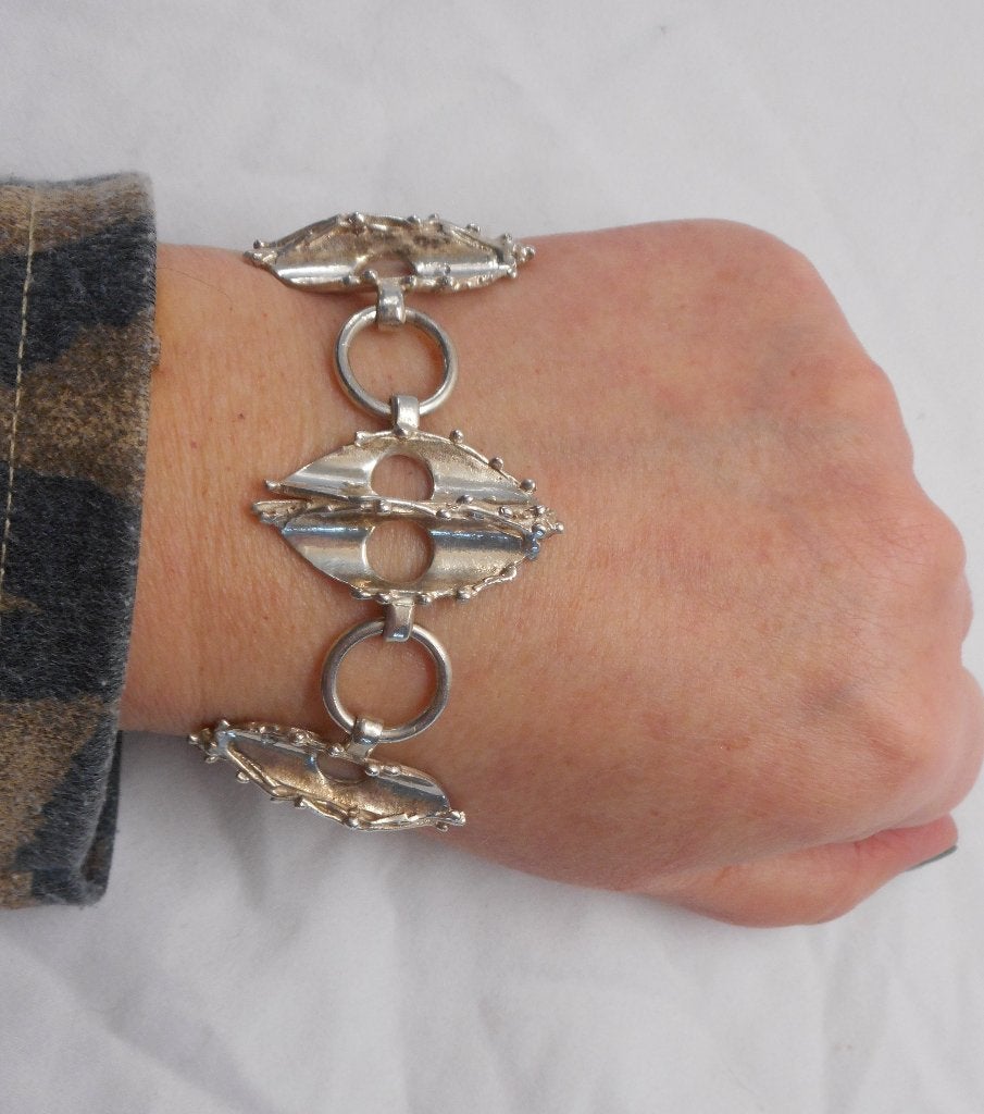 Prachtige zilveren modernist armband nr.017