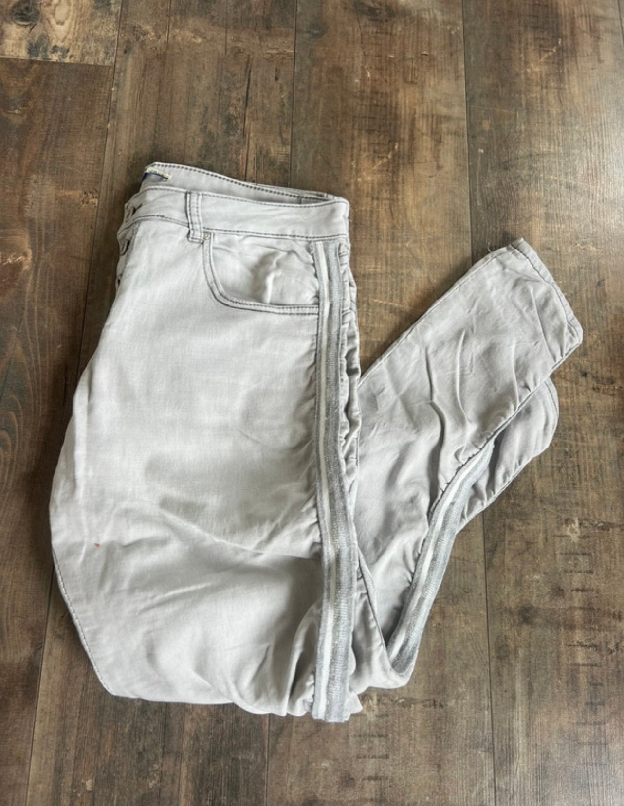Grijze driekwart jeans met zijstreep - maat XL, Kleding | Dames, Spijkerbroeken en Jeans, Ophalen of Verzenden, Zo goed als nieuw
