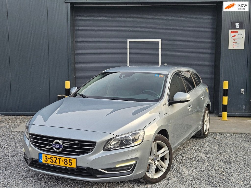 Volvo V60 2.4 D6 AWD Plug-In Hybrid Summum, Automaat, Zwart, Vierwielaandrijving, Te koop
