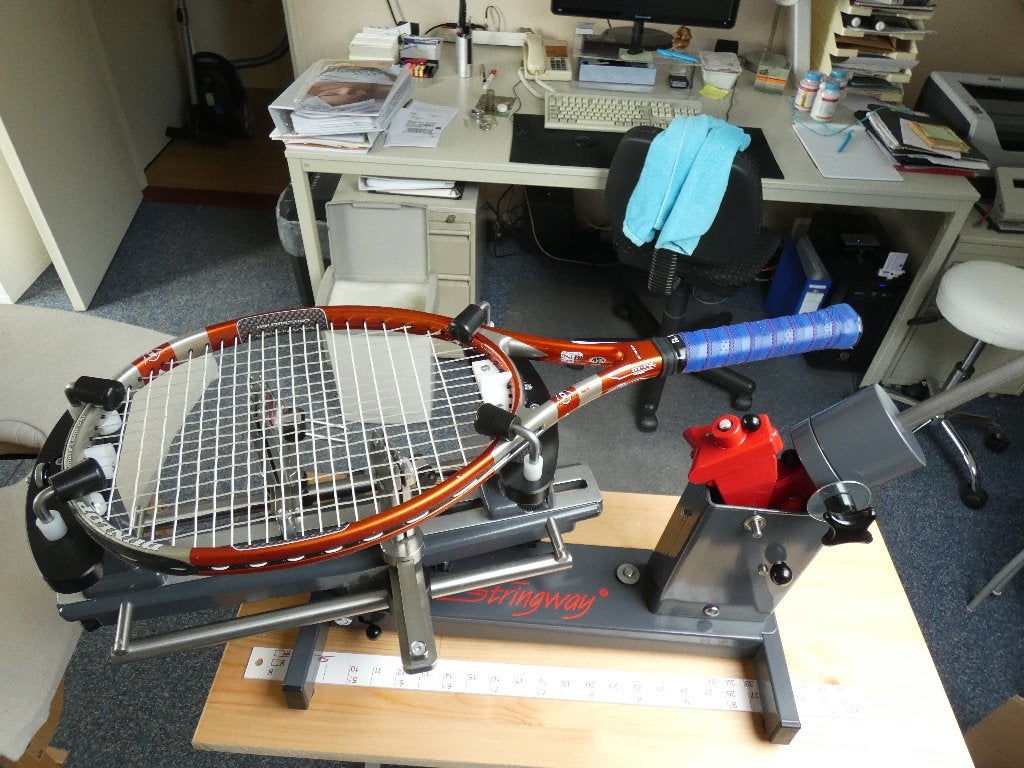 Tennisracket bespanservice in Geleen, Sport en Fitness, Ophalen, Nieuw, Racket, Overige merken