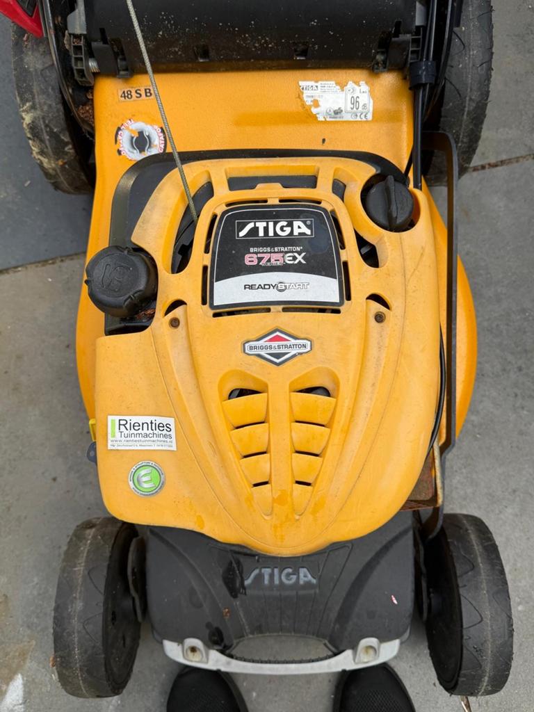 Grasmaaier Stiga Briggs & Stratton - Defect voor onderdelen, Ophalen, Gebruikt, Benzine-grasmaaier