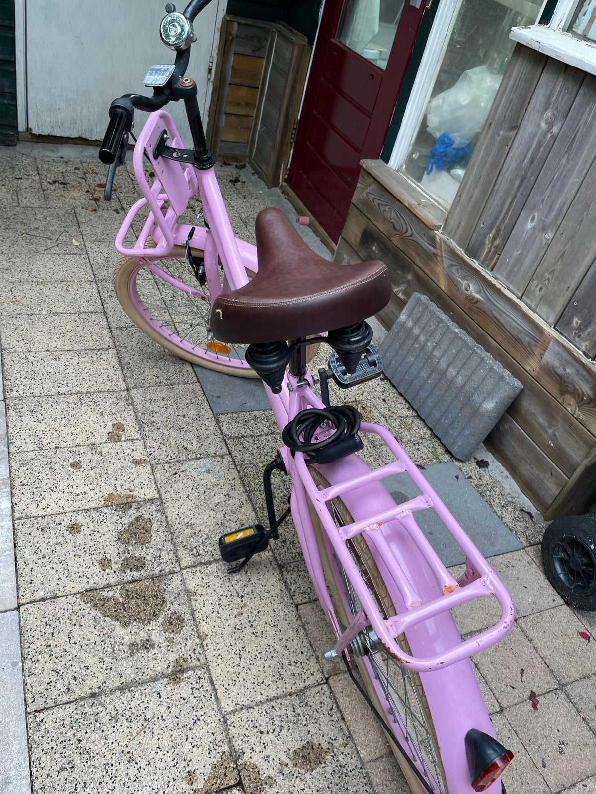 Roze transportfiets met voordrager, 26 inch of meer, Gebruikt, Velgrem, Ophalen of Verzenden