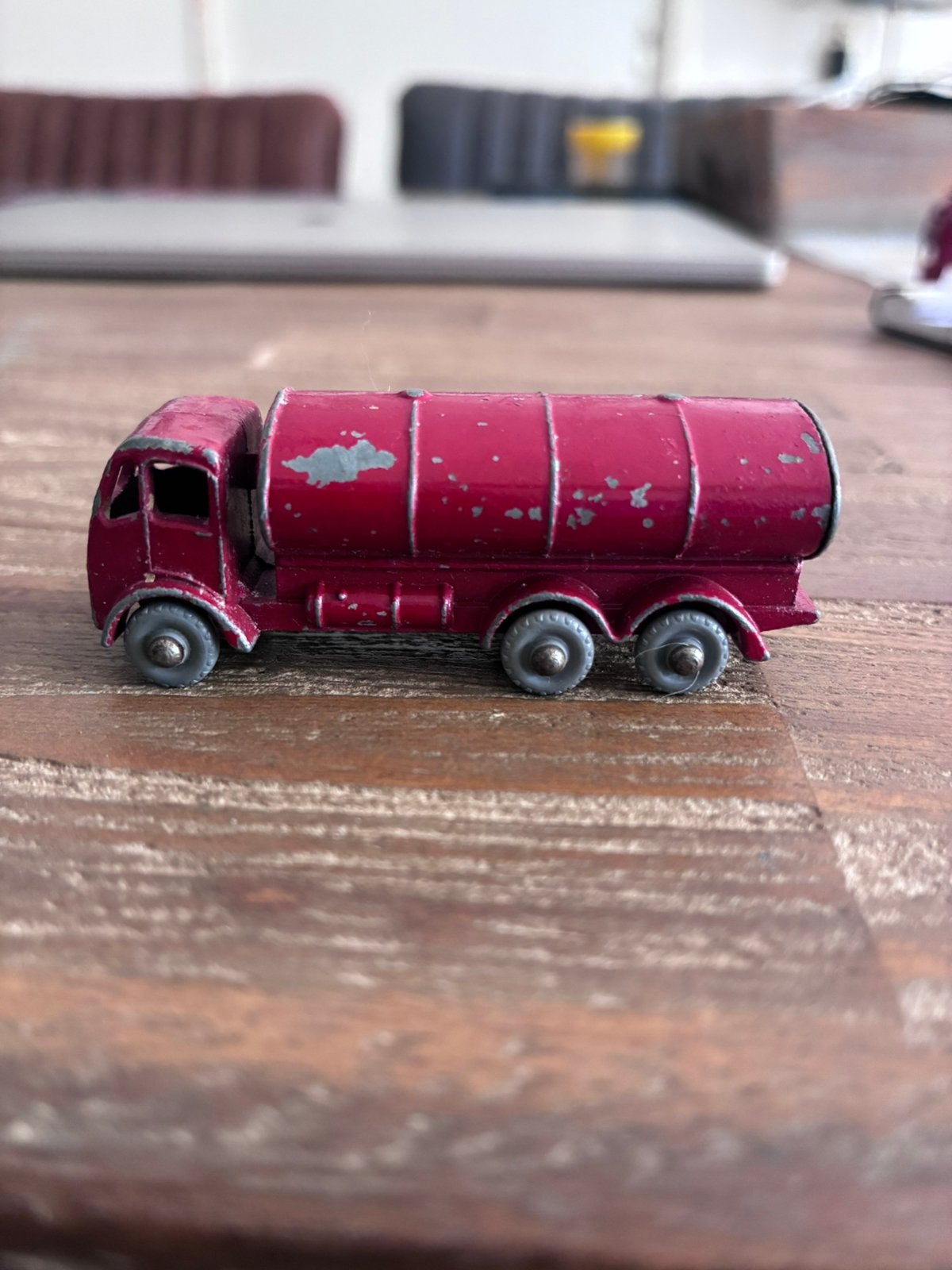 Lwaney perrol tanker esso rood no 11, Ophalen of Verzenden, Gebruikt, Bus of Vrachtwagen