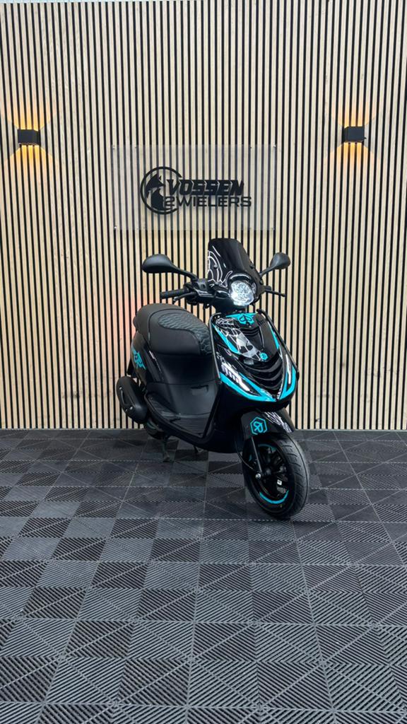 Piaggio Zip | Black & Turquoise Edition  | 401 km |, Fietsen en Brommers, Scooters | Piaggio, Zip, Ophalen of Verzenden, Zo goed als nieuw