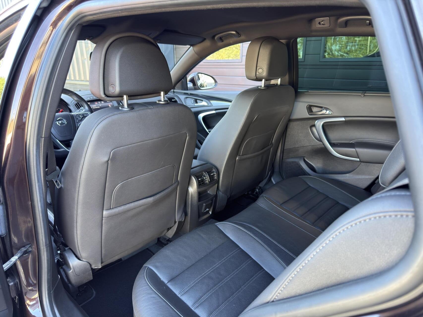Foto 21 van Opel Insignia Sports Tourer 2.0 T Cosmo 4x4 250pk |Bose|Lede
